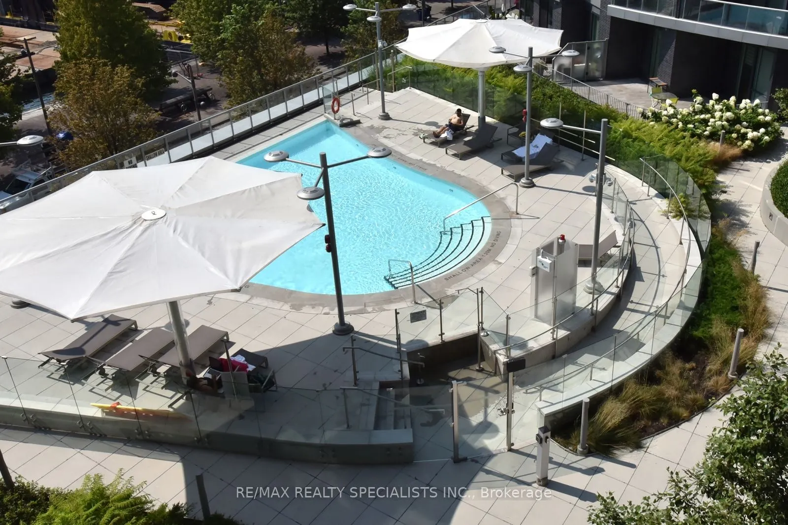 1 Edgewater Drive, #608