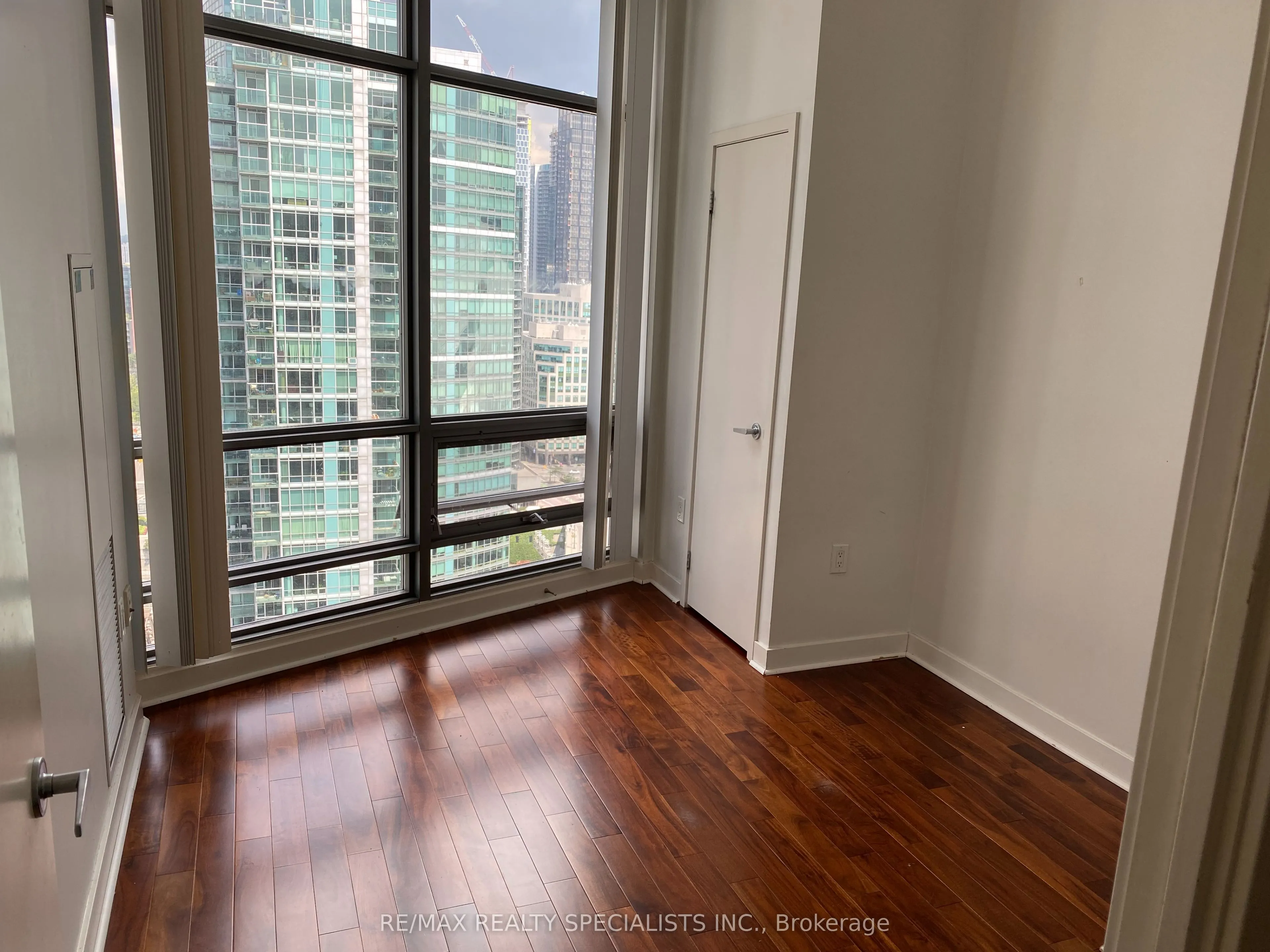 3 NAVY WHARF Court, #PH03