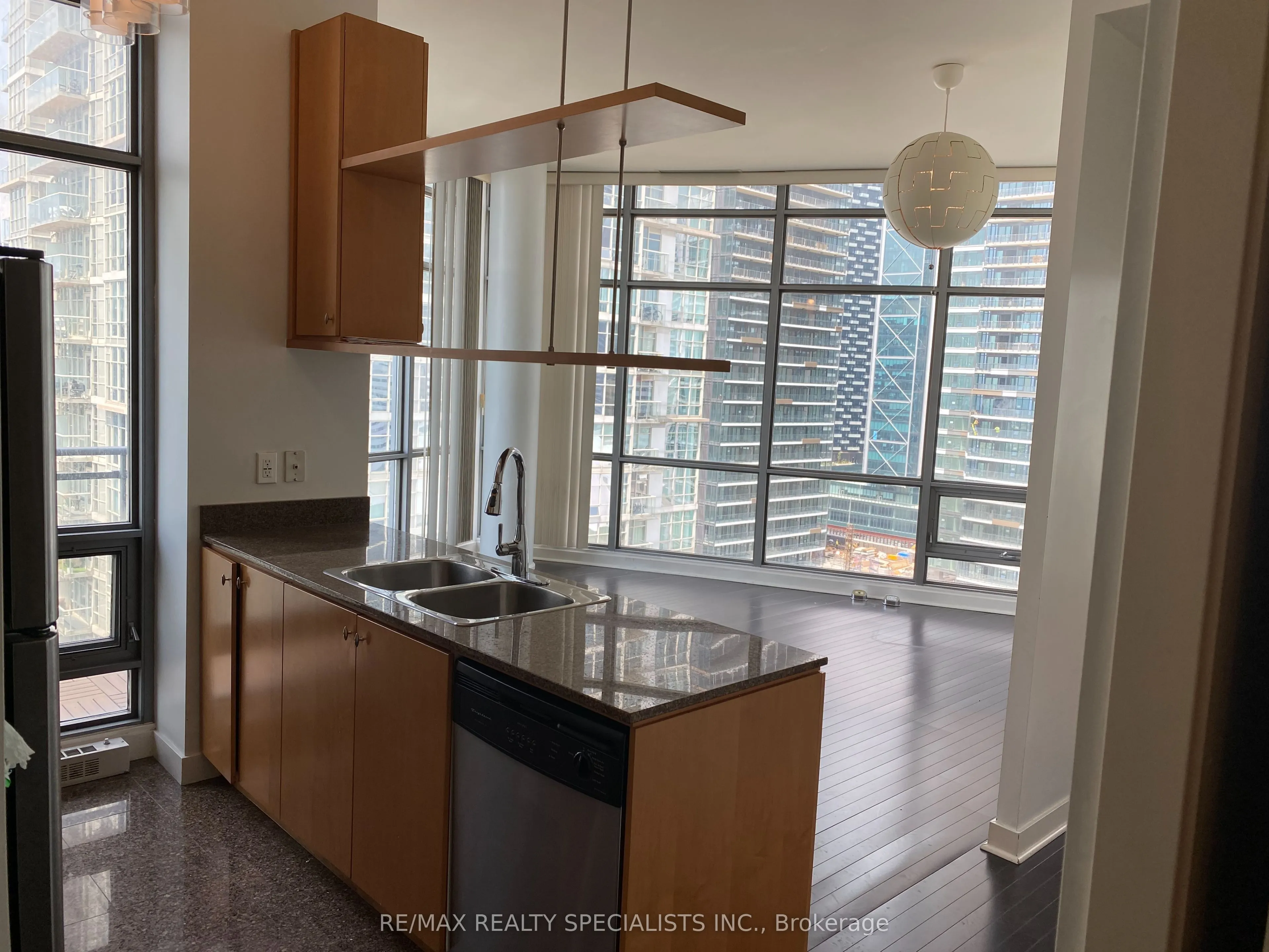 3 NAVY WHARF Court, #PH03