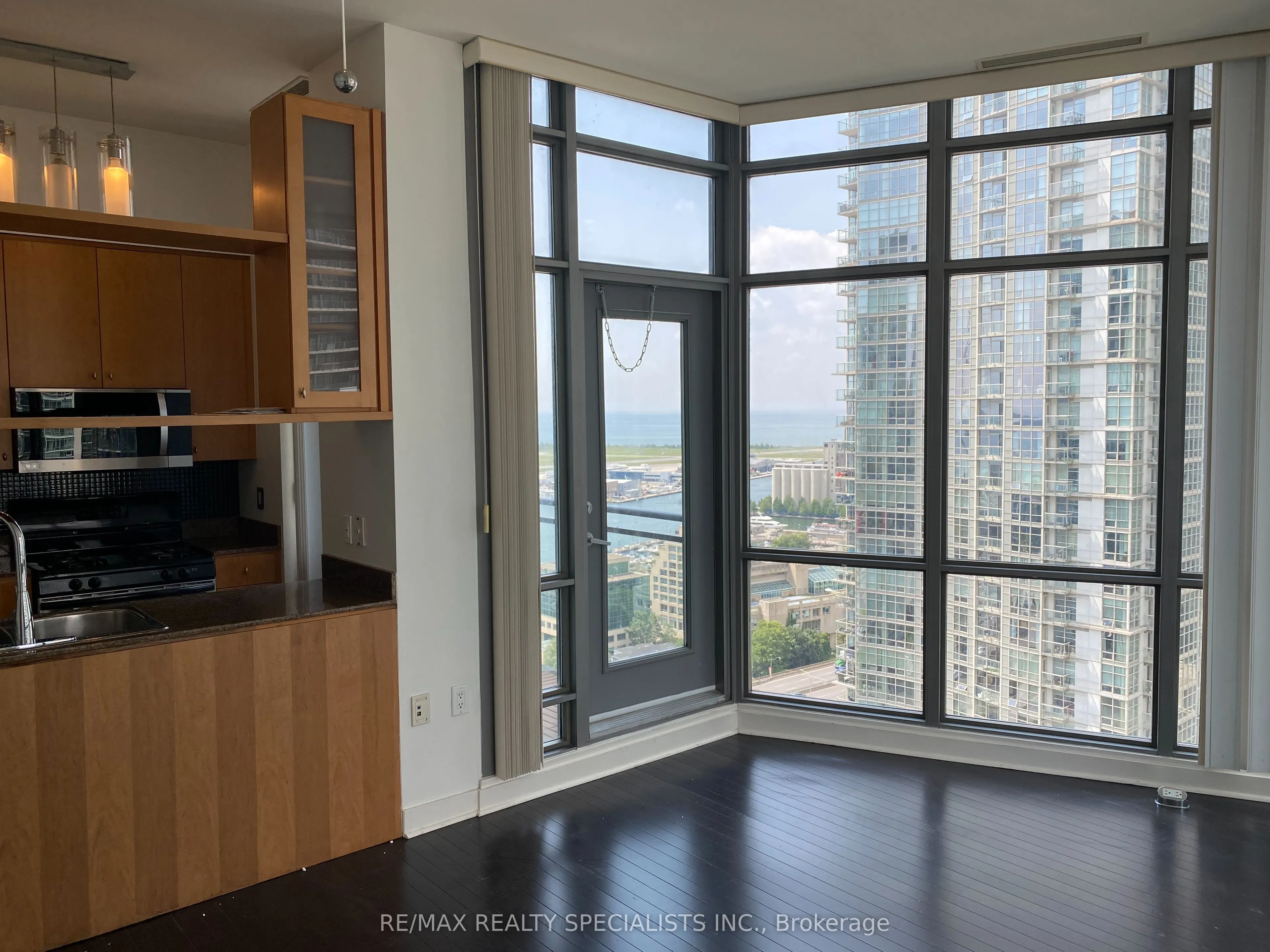 3 NAVY WHARF Court, #PH03