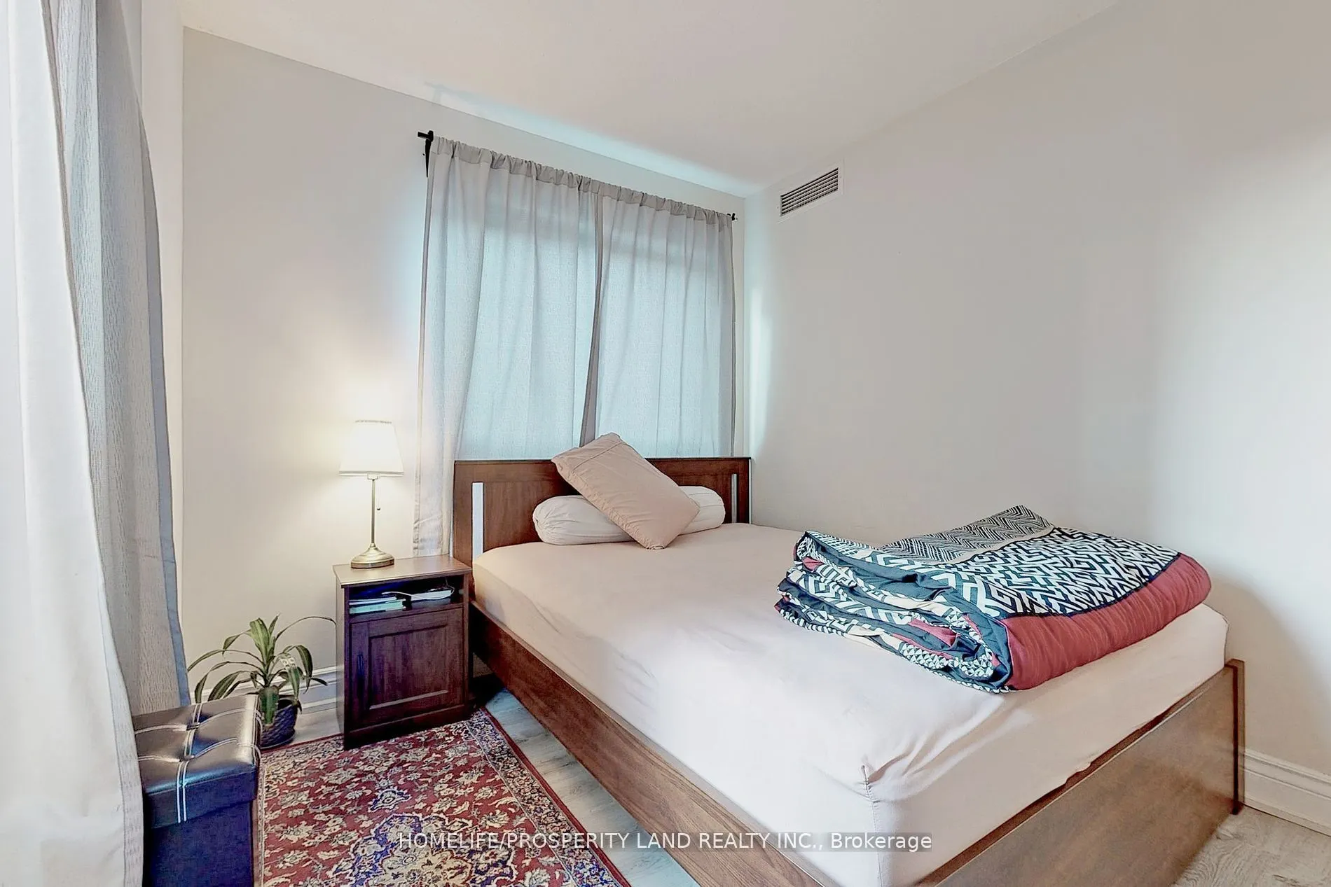 188 Doris Avenue, #203