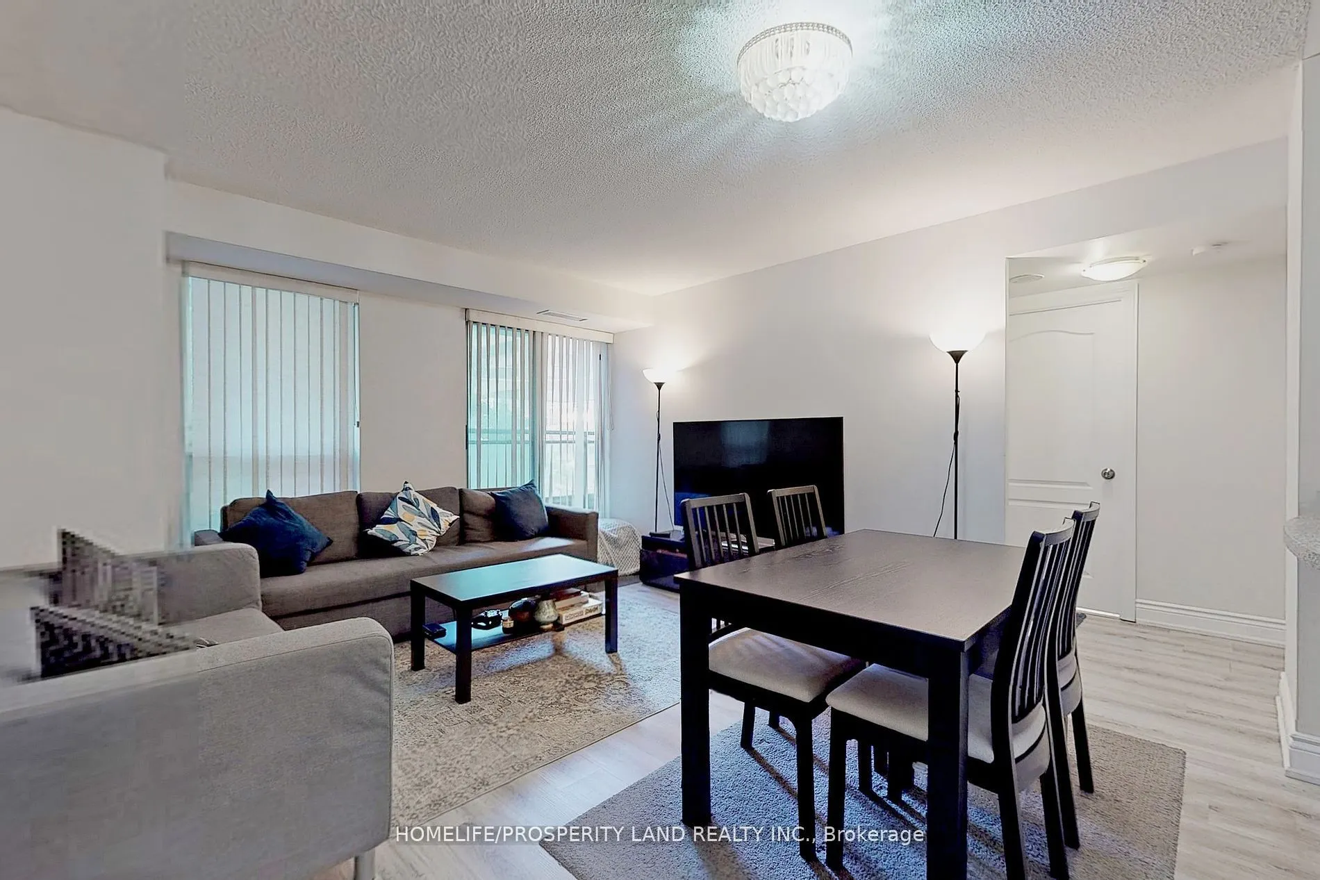 188 Doris Avenue, #203