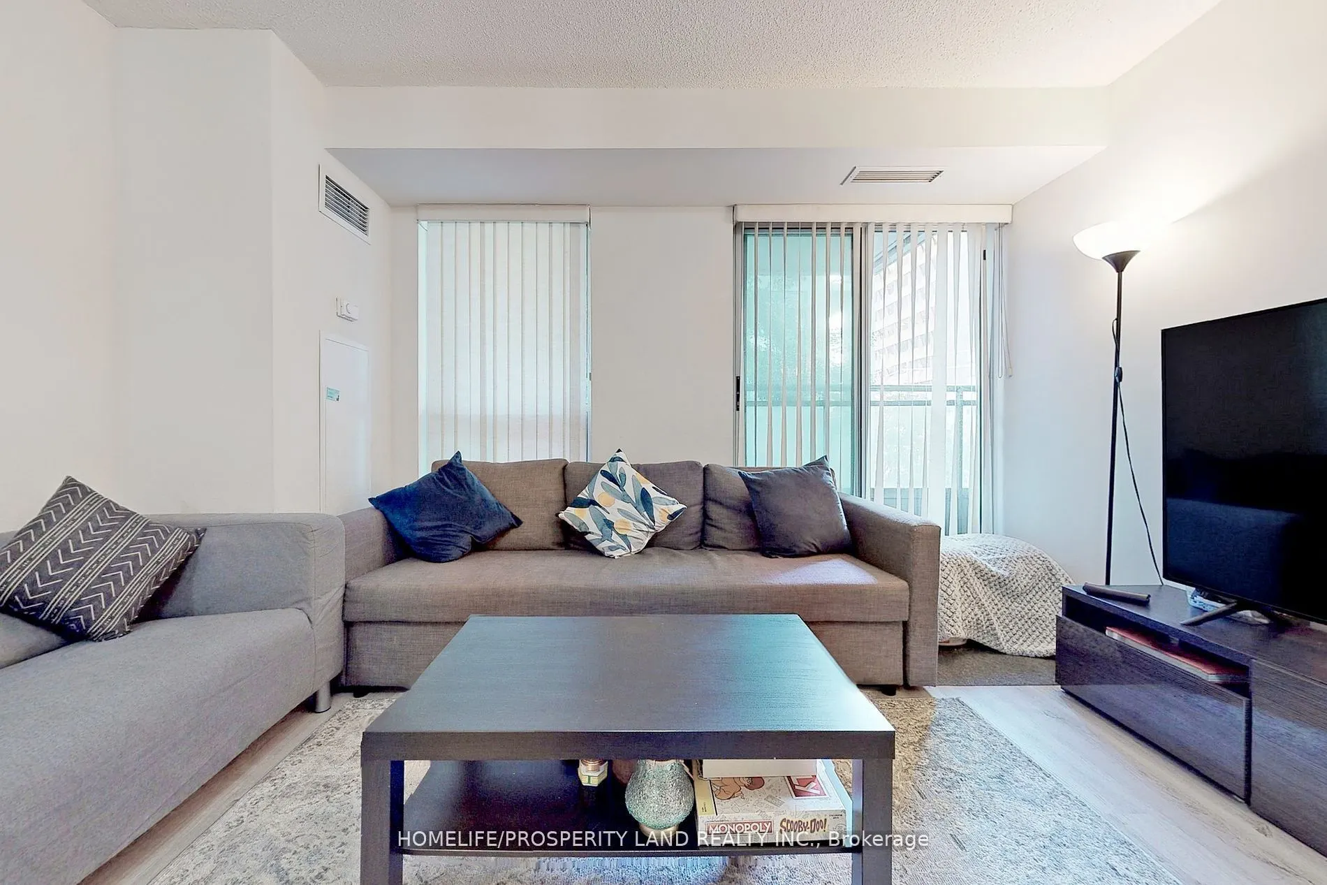 188 Doris Avenue, #203