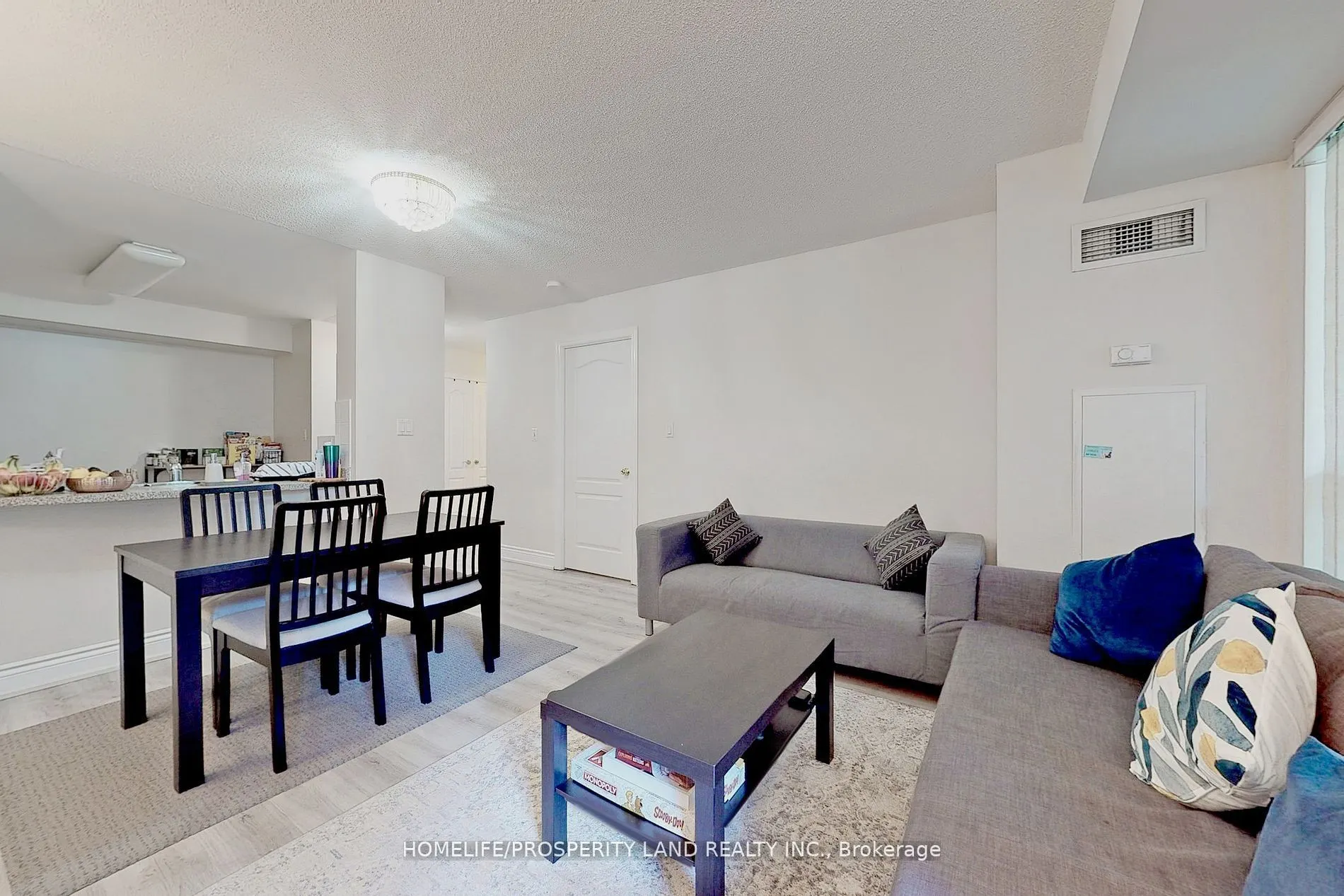 188 Doris Avenue, #203