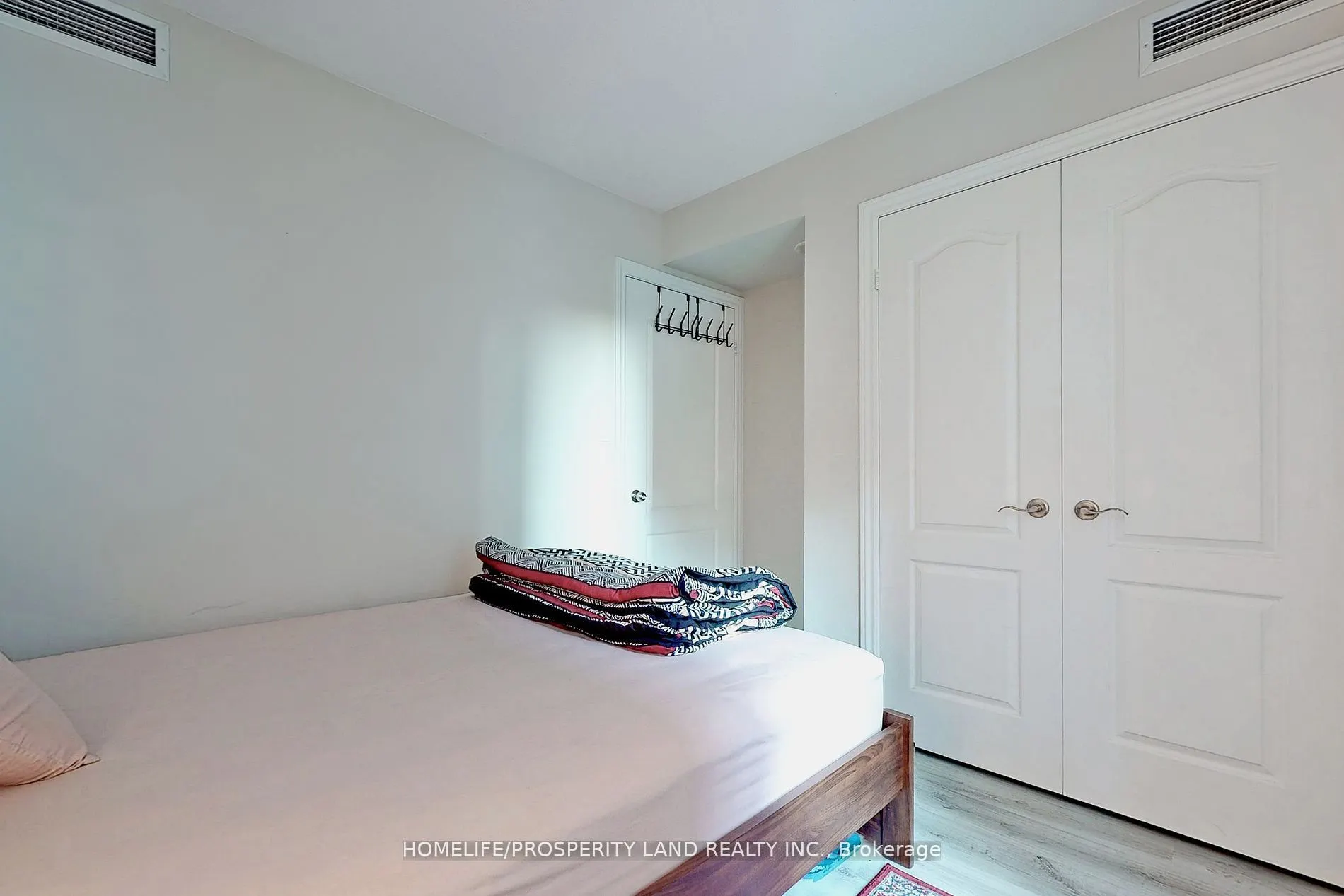 188 Doris Avenue, #203