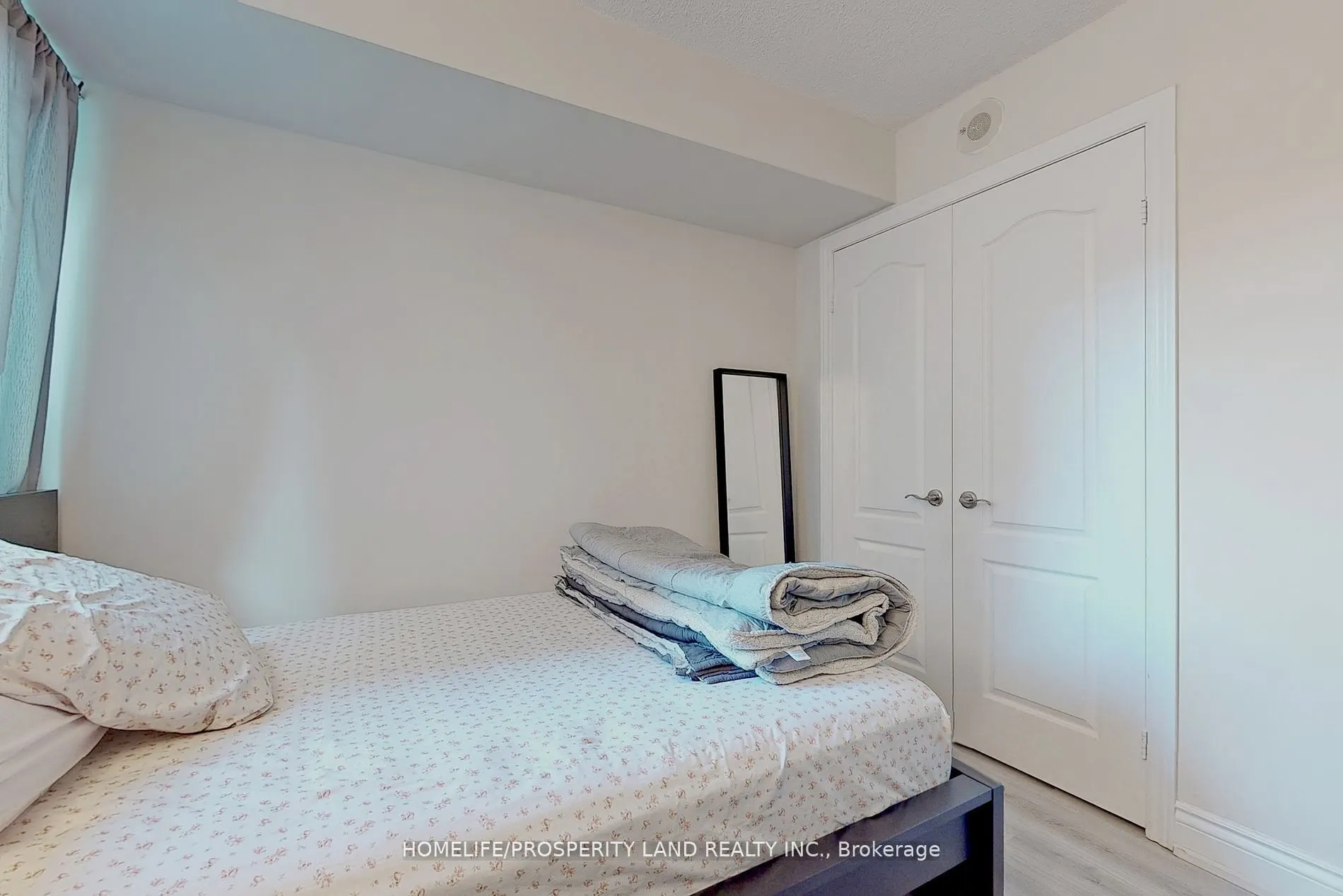 188 Doris Avenue, #203