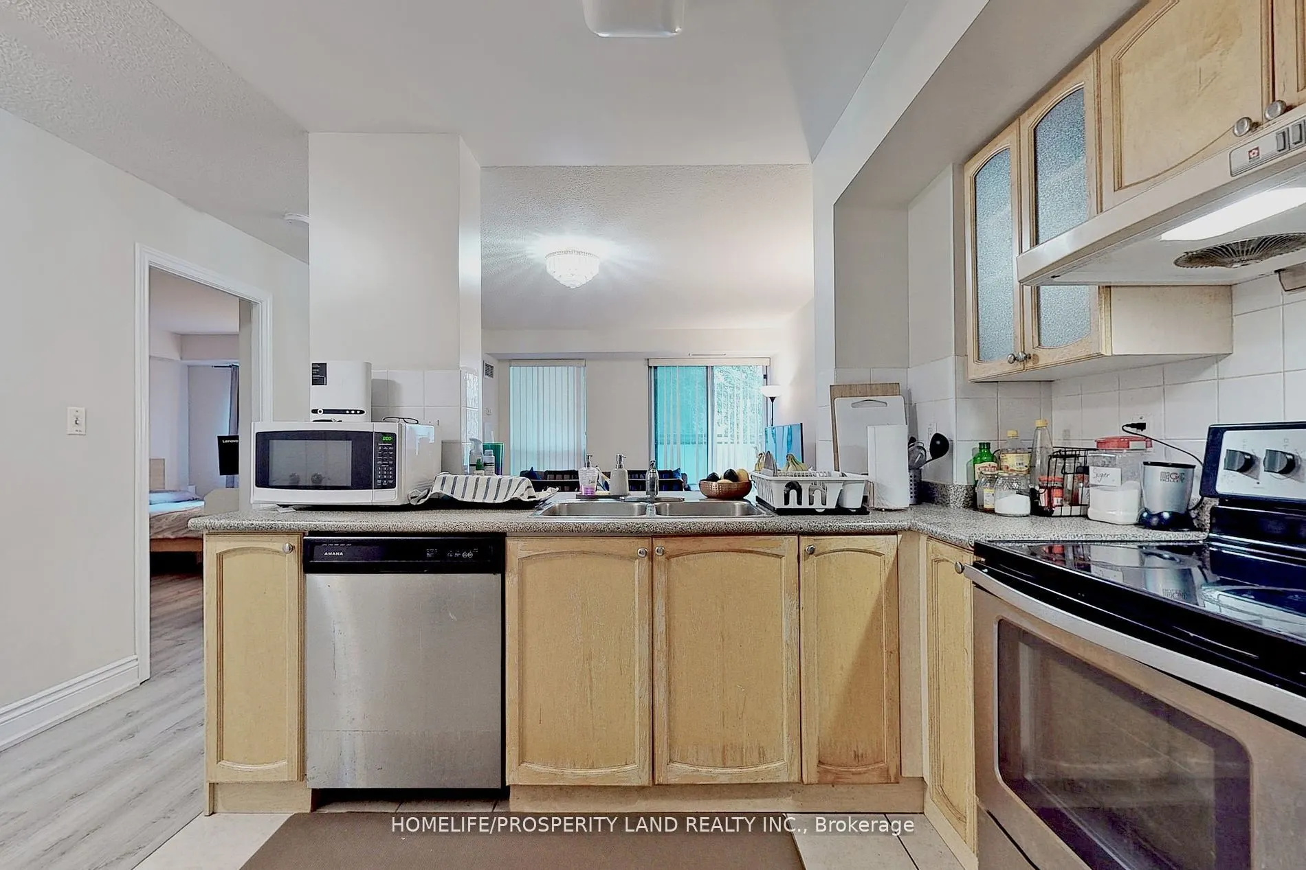 188 Doris Avenue, #203