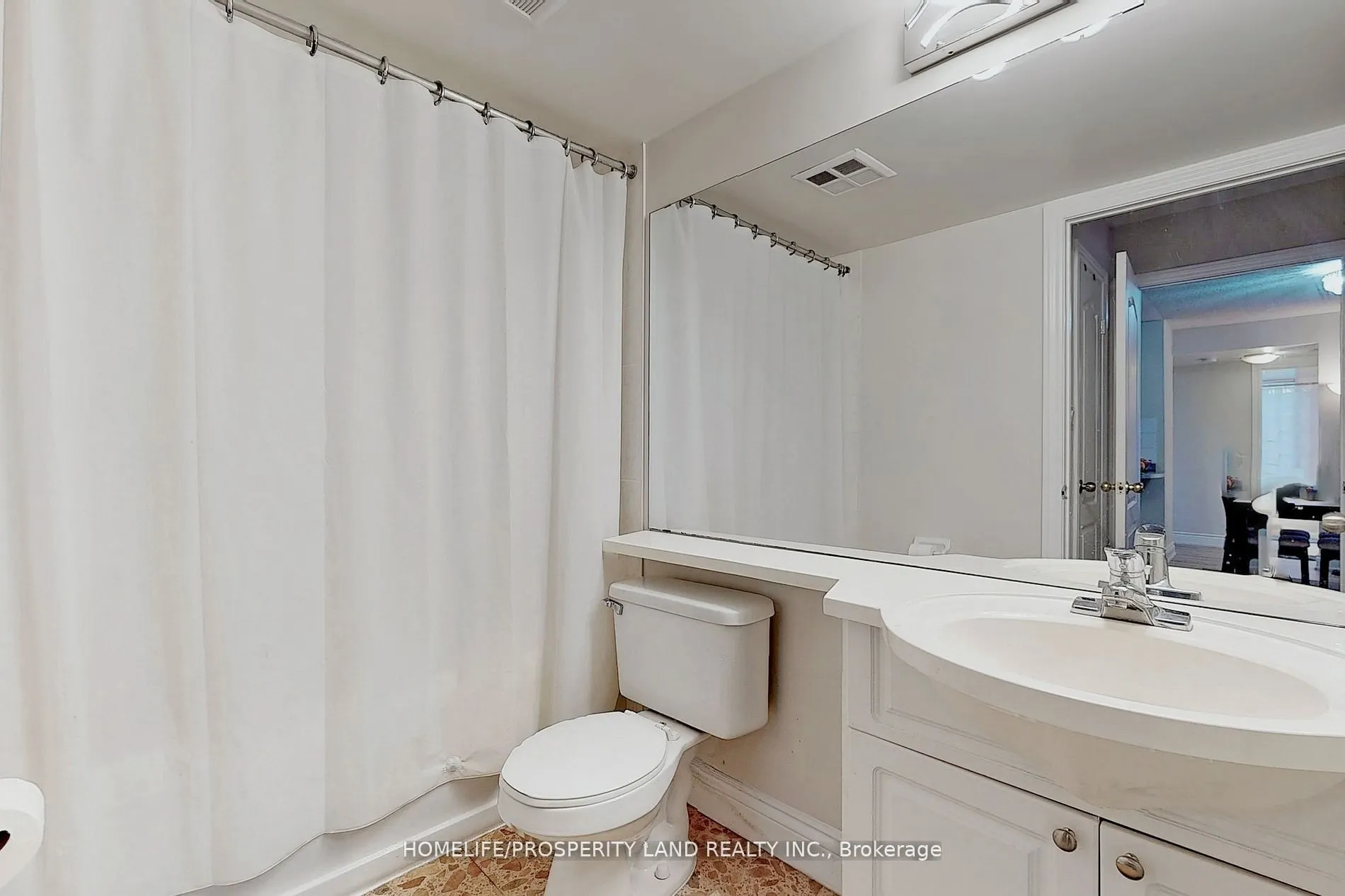 188 Doris Avenue, #203