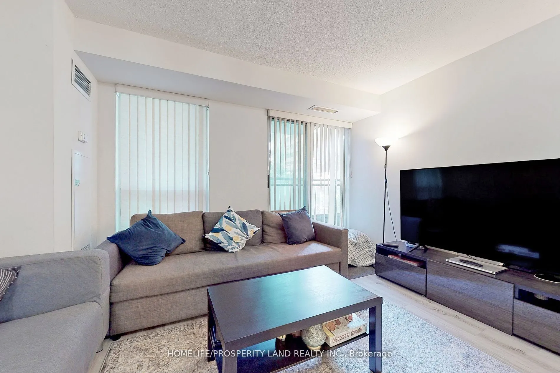 188 Doris Avenue, #203