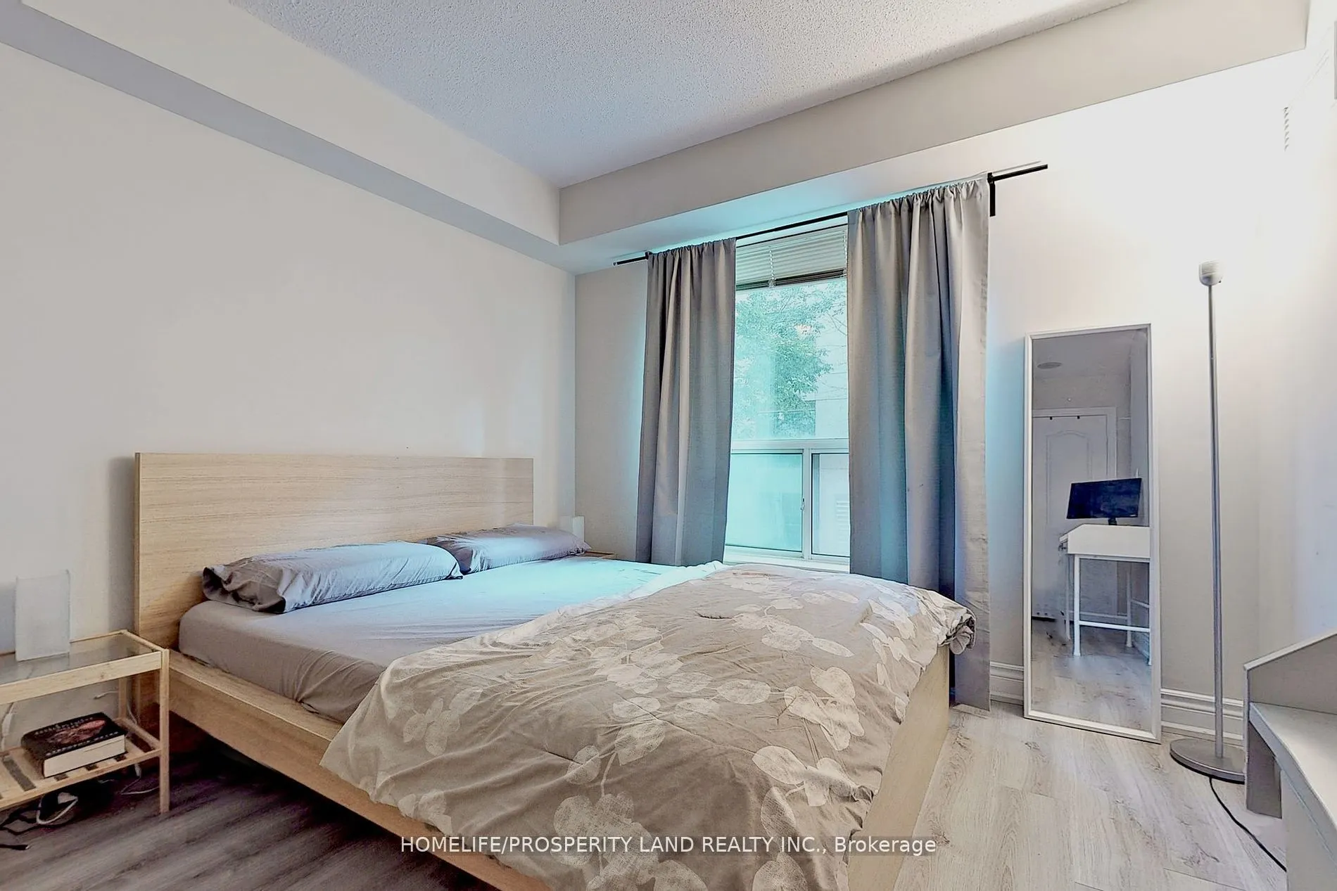 188 Doris Avenue, #203