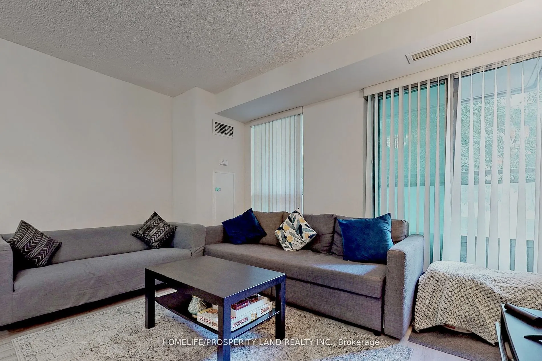 188 Doris Avenue, #203