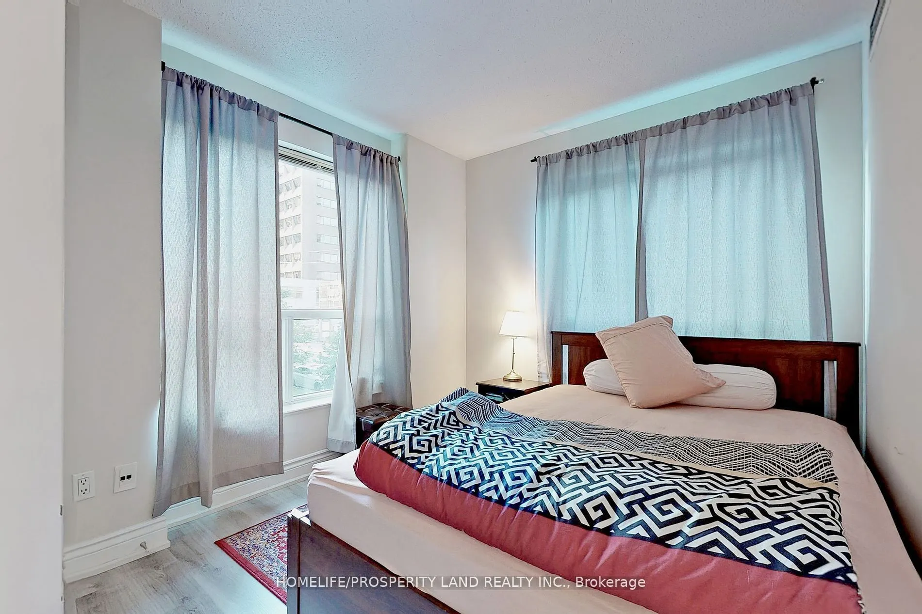188 Doris Avenue, #203