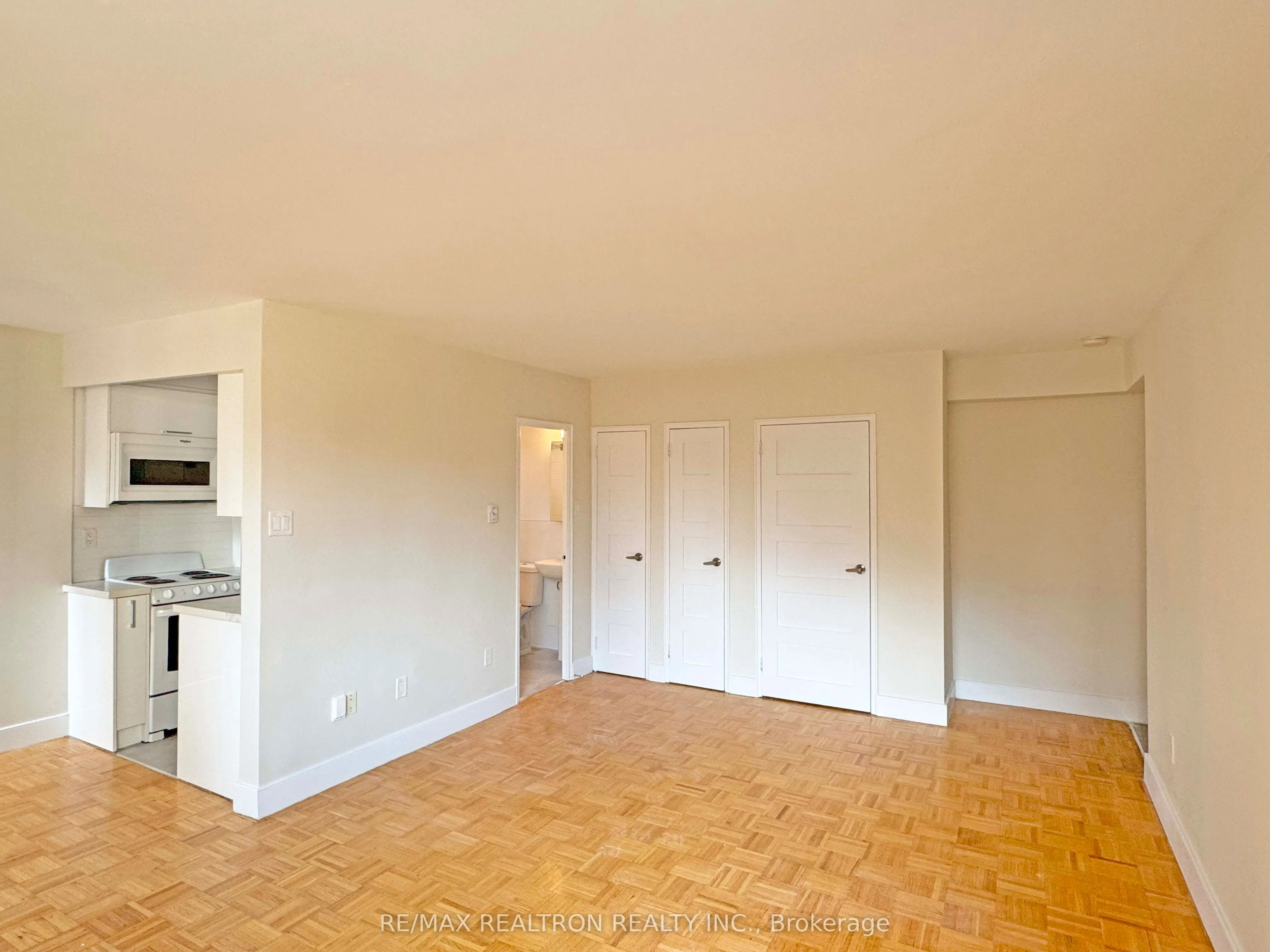 55 Isabella Street, #204