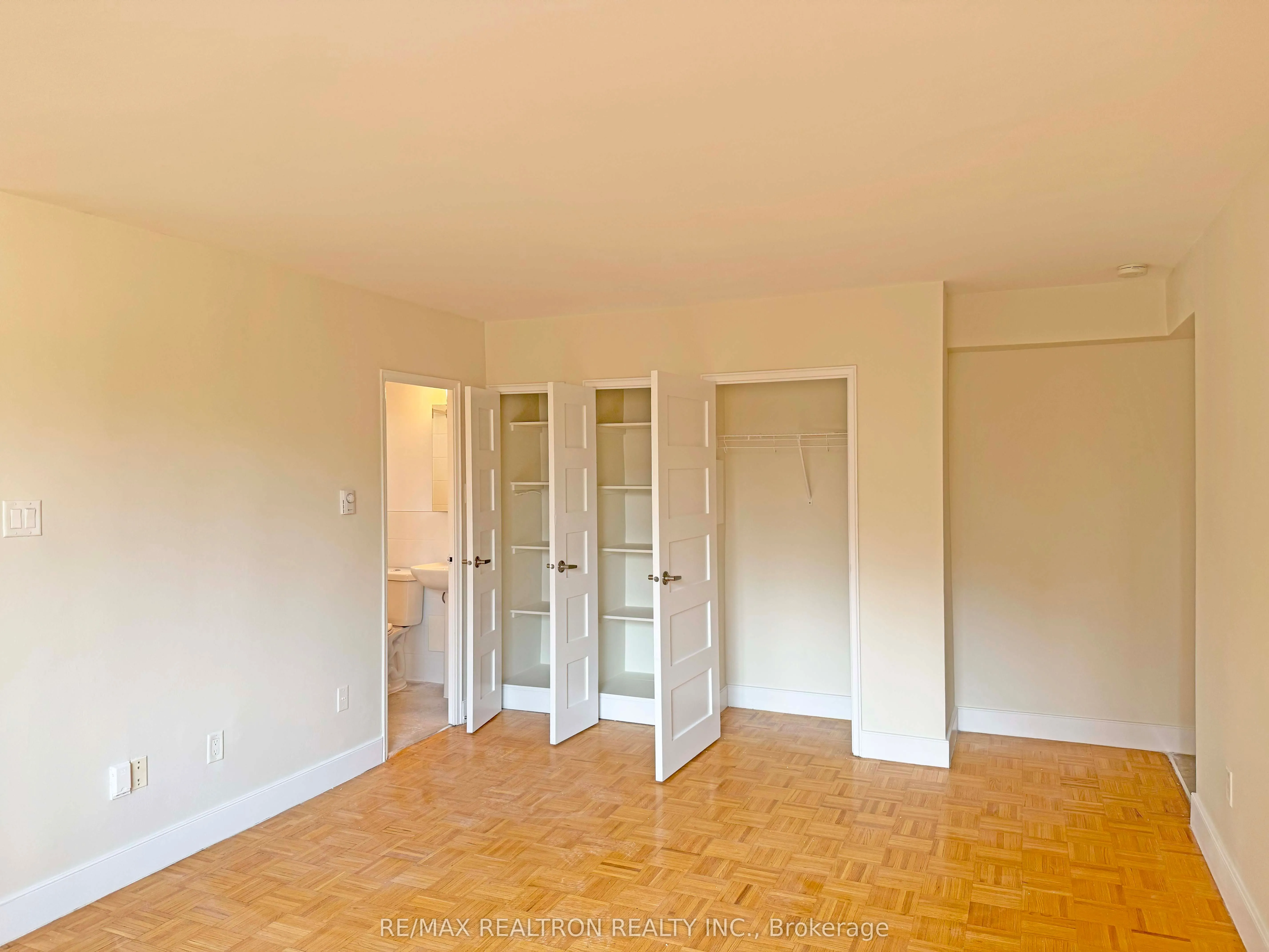 55 Isabella Street, #204