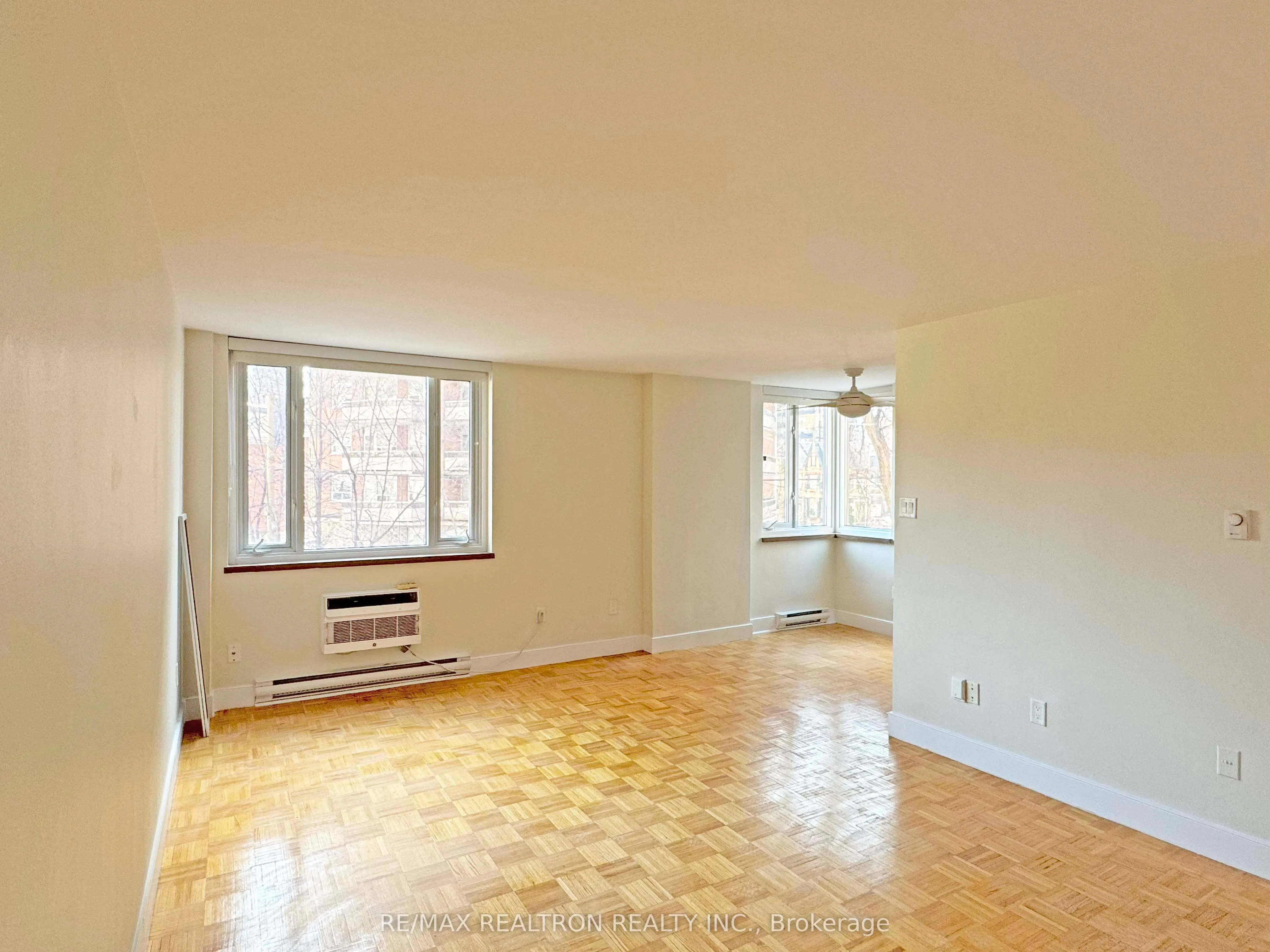55 Isabella Street, #204