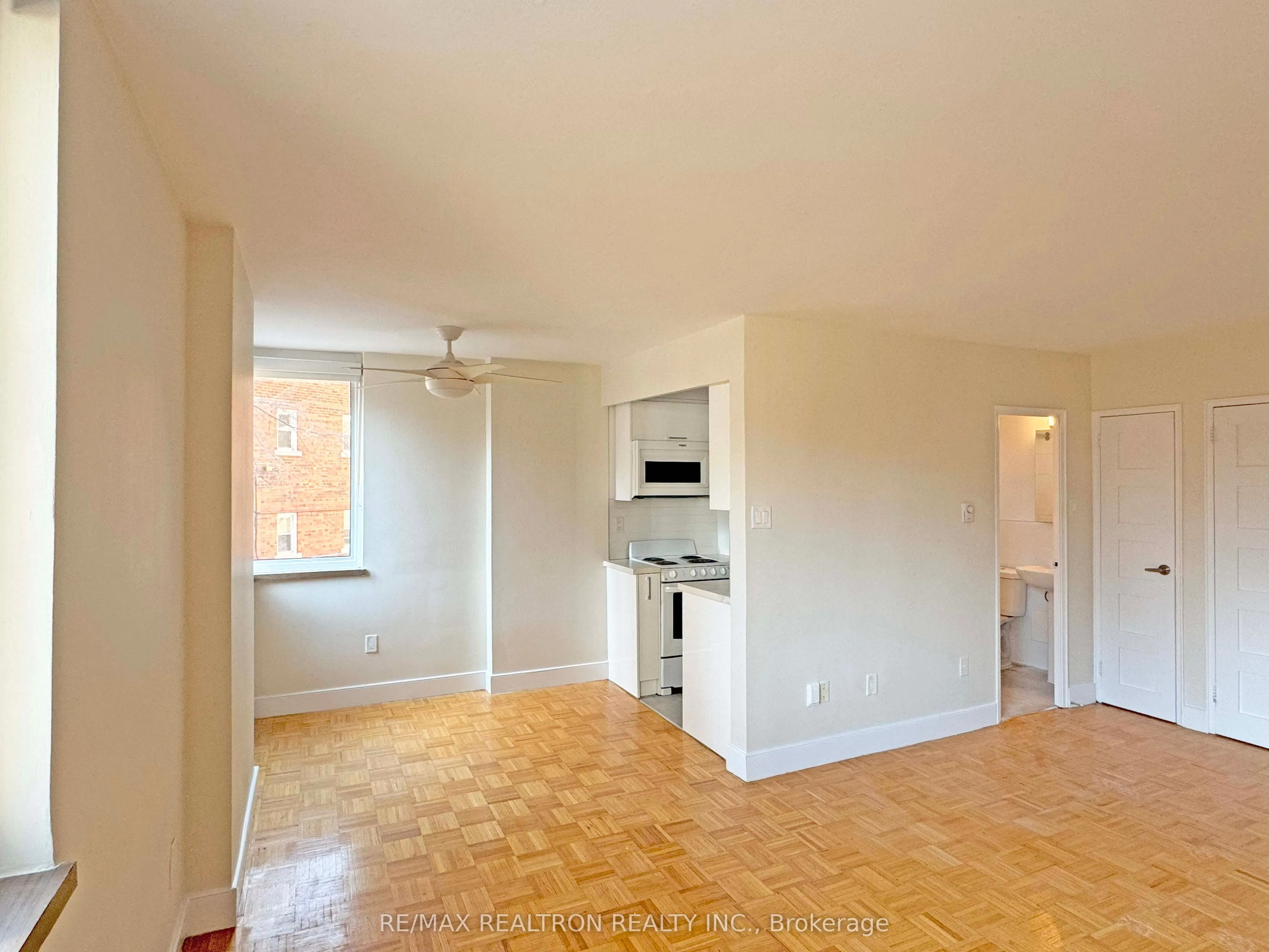 55 Isabella Street, #204