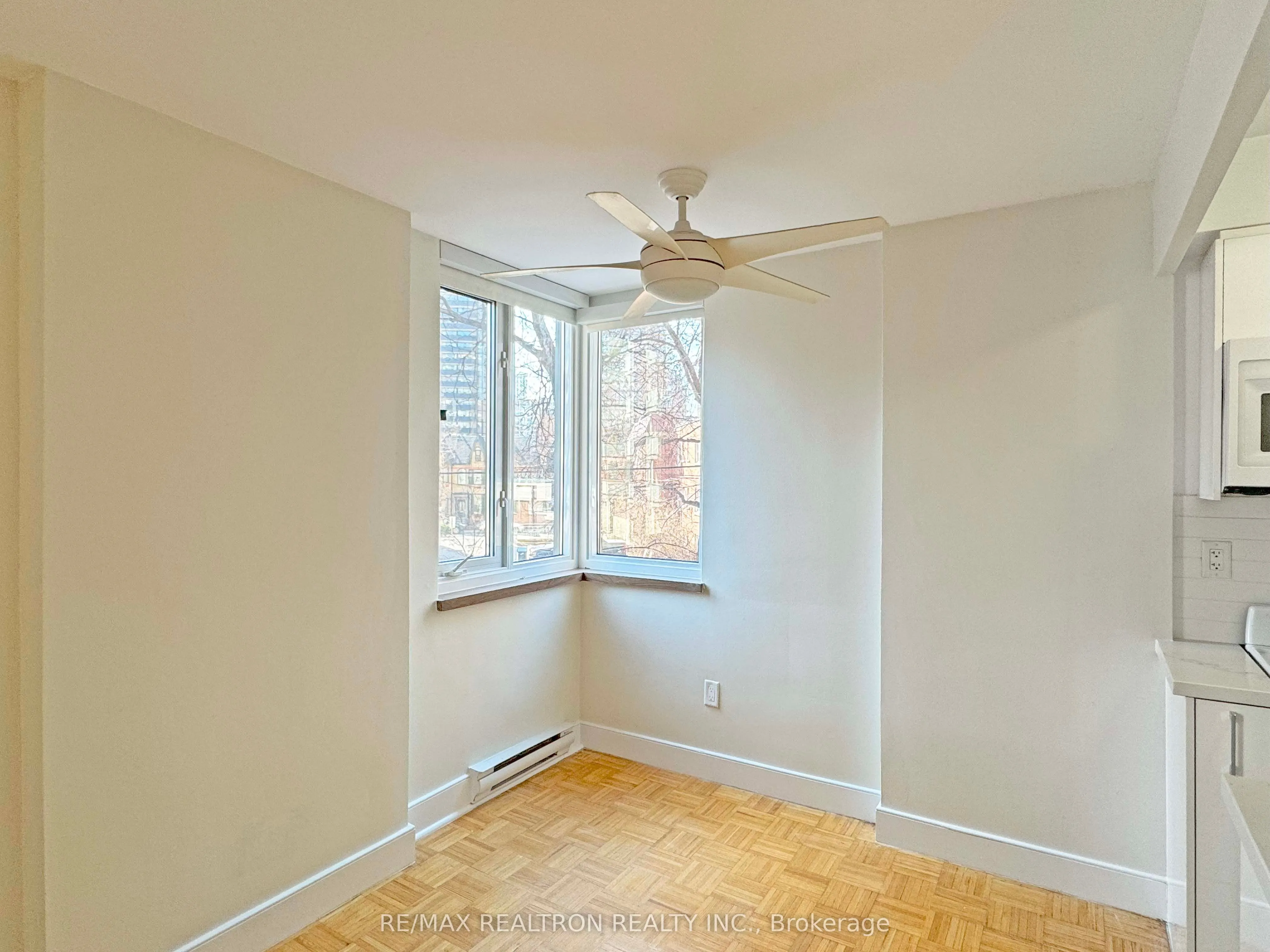 55 Isabella Street, #204
