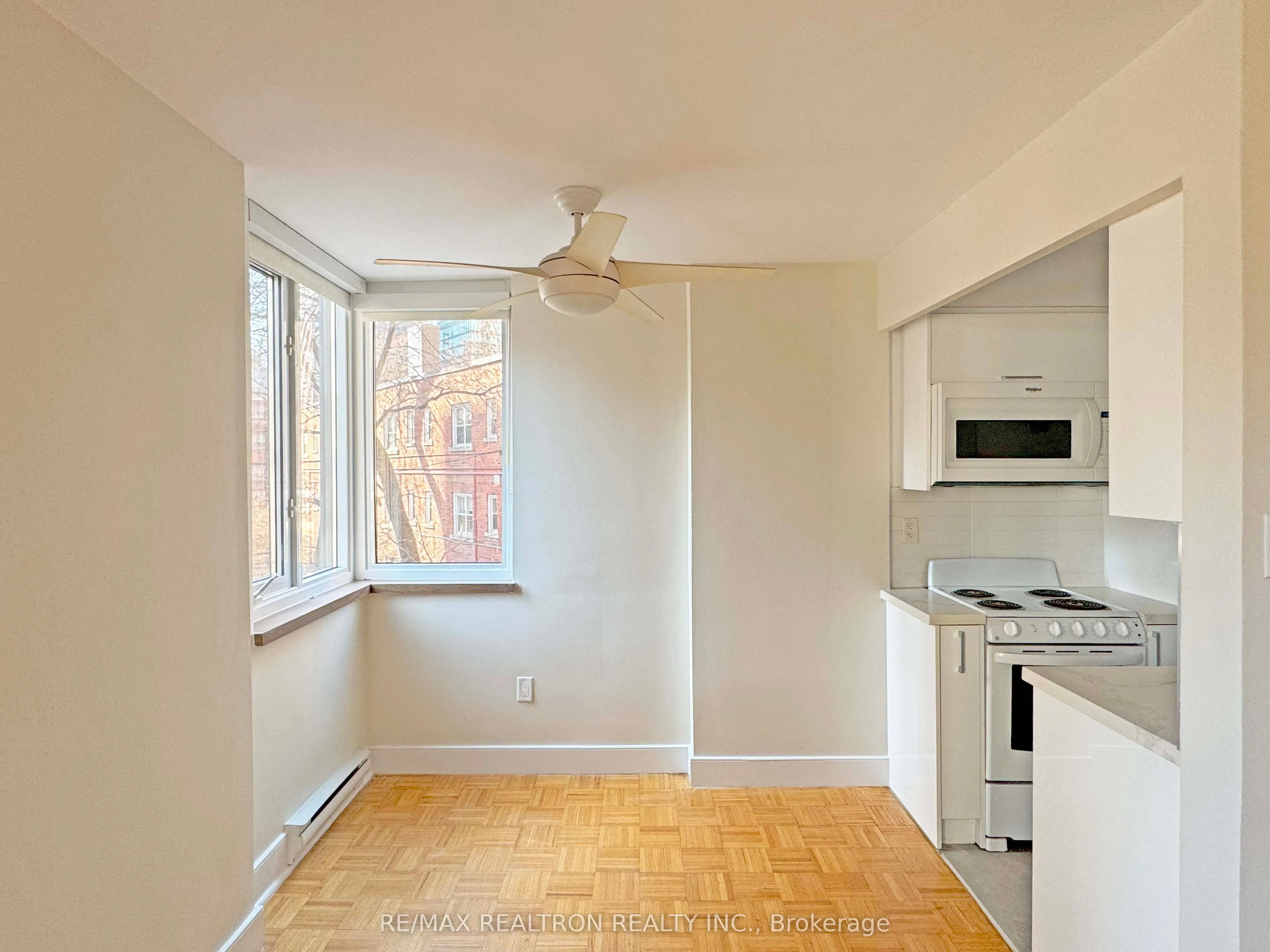 55 Isabella Street, #204