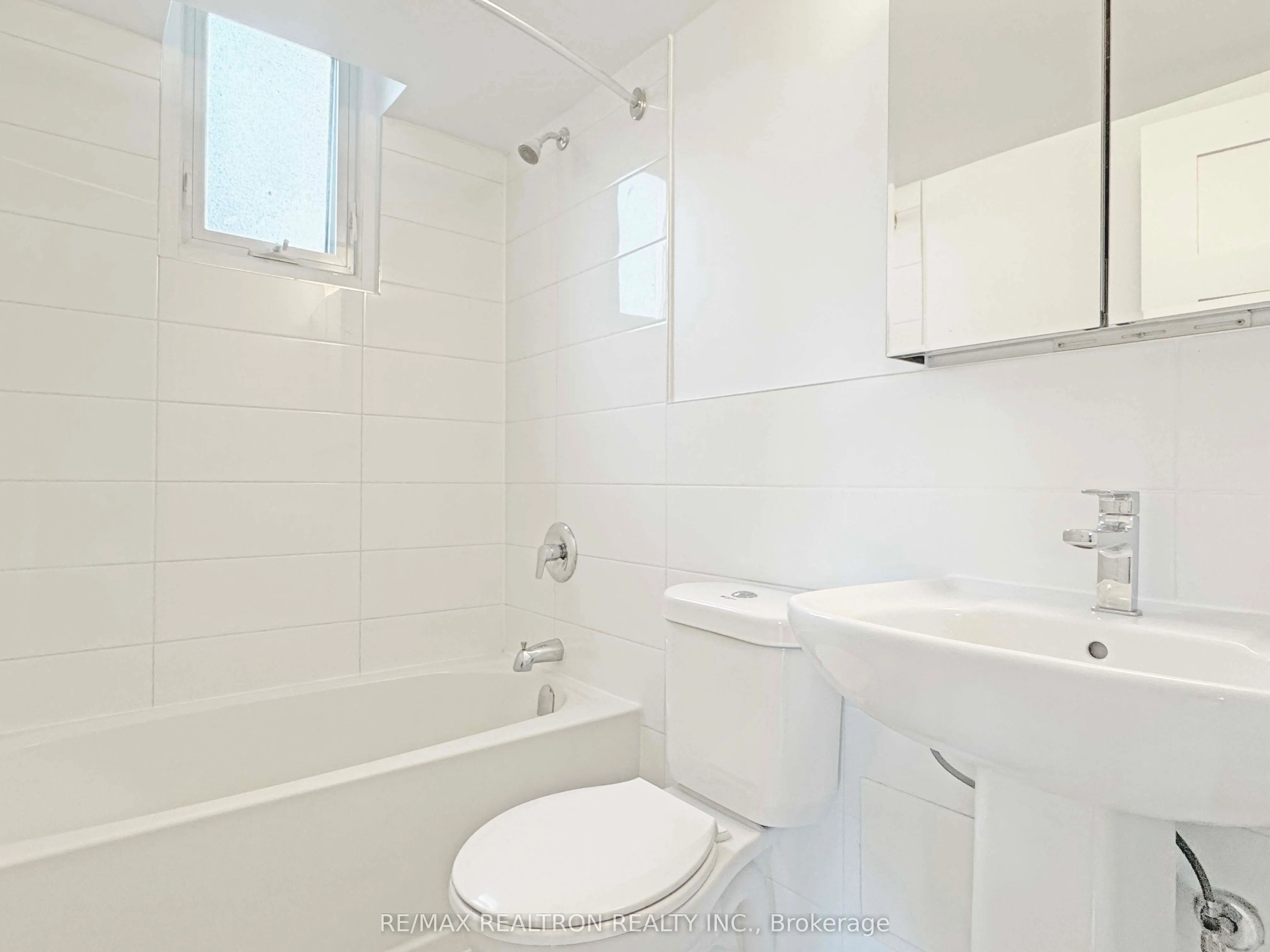 55 Isabella Street, #204