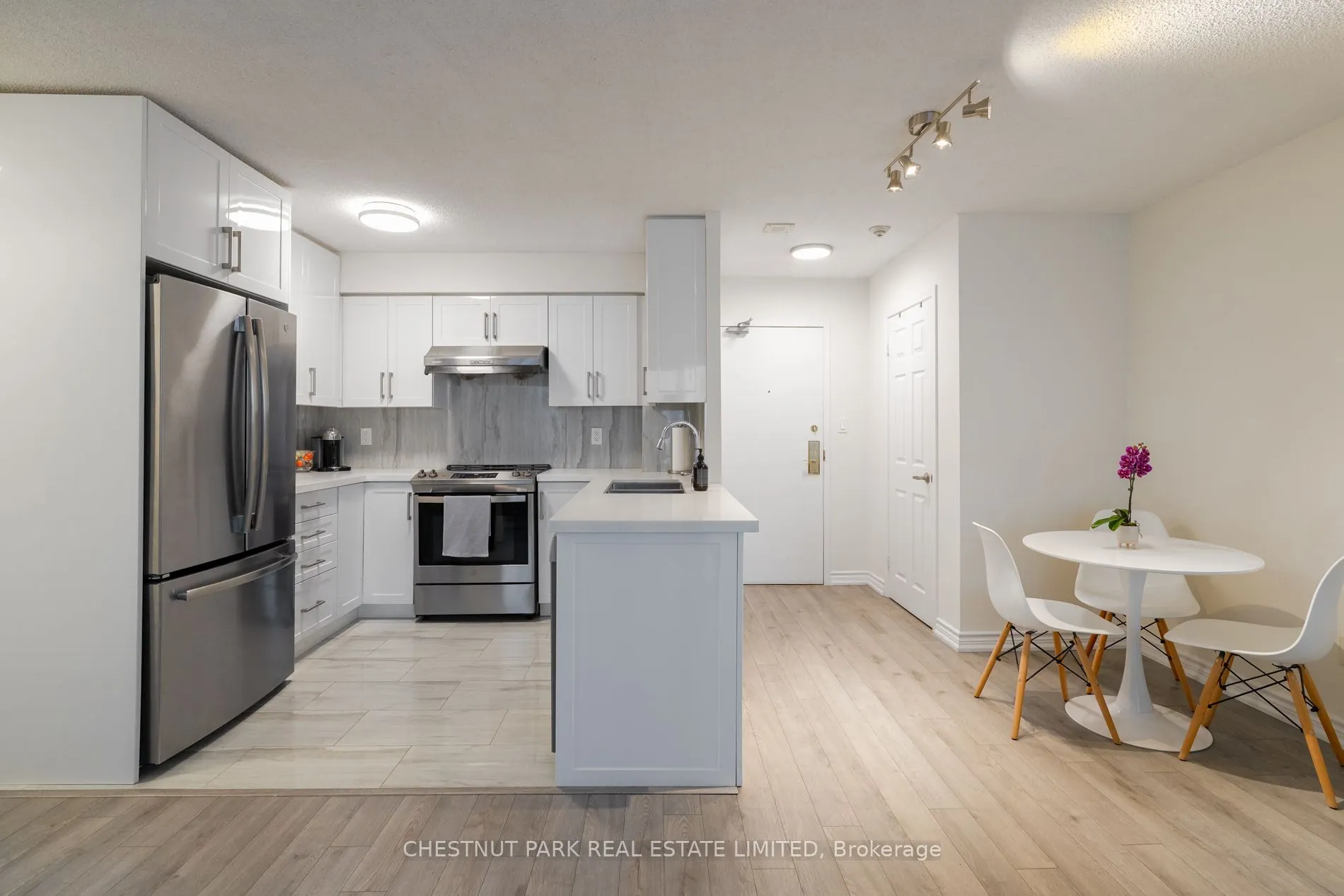 25 Grenville Street, #706