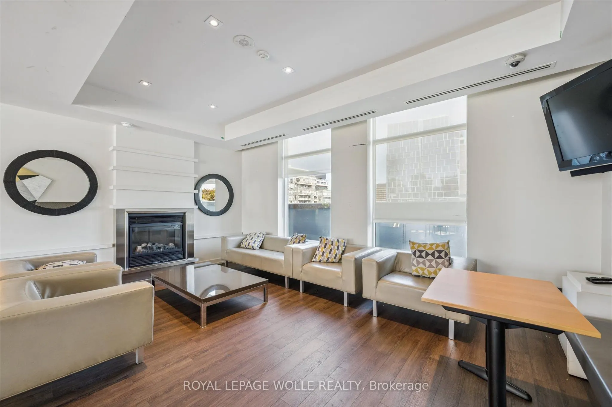 230 King Street E, #1109