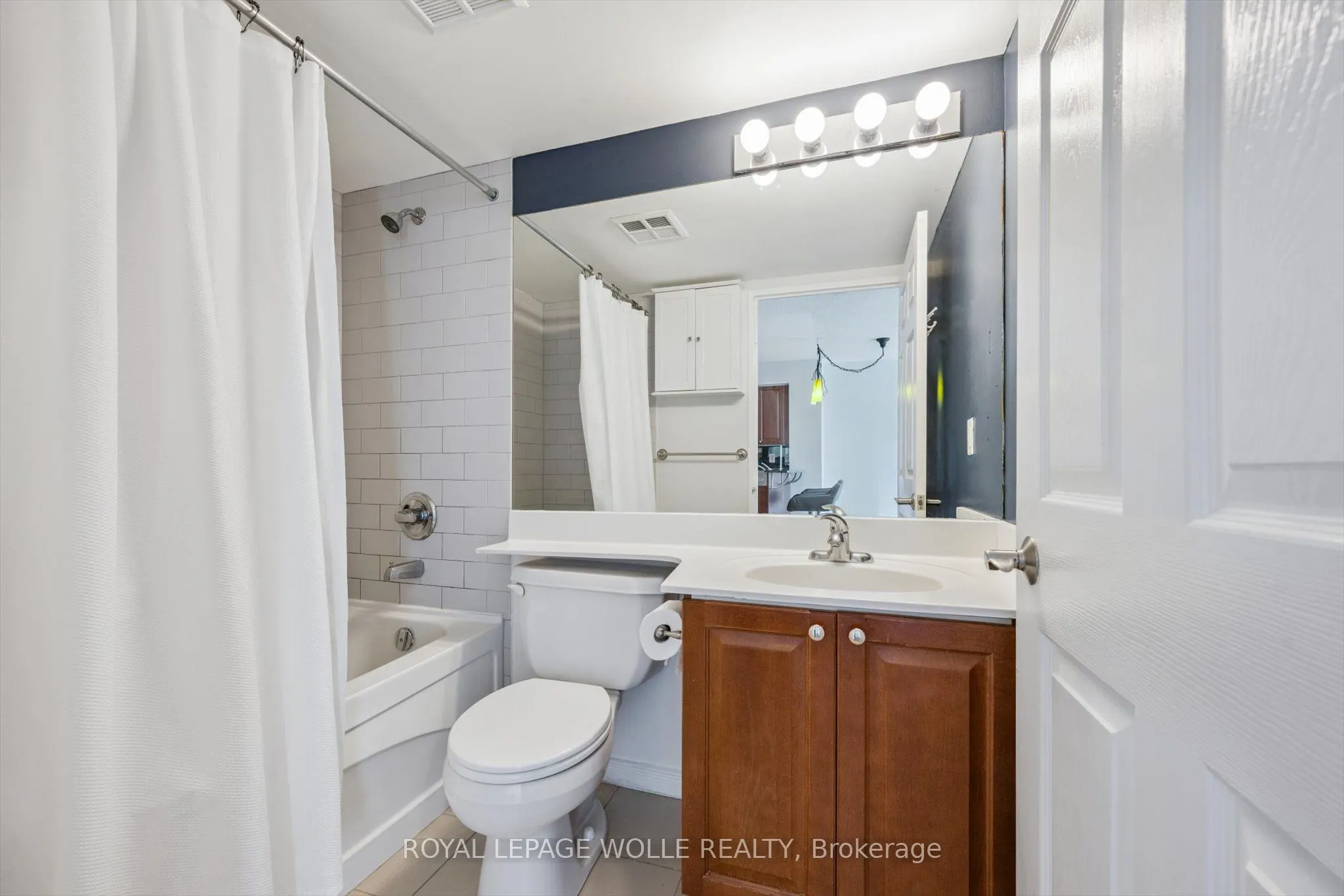 230 King Street E, #1109