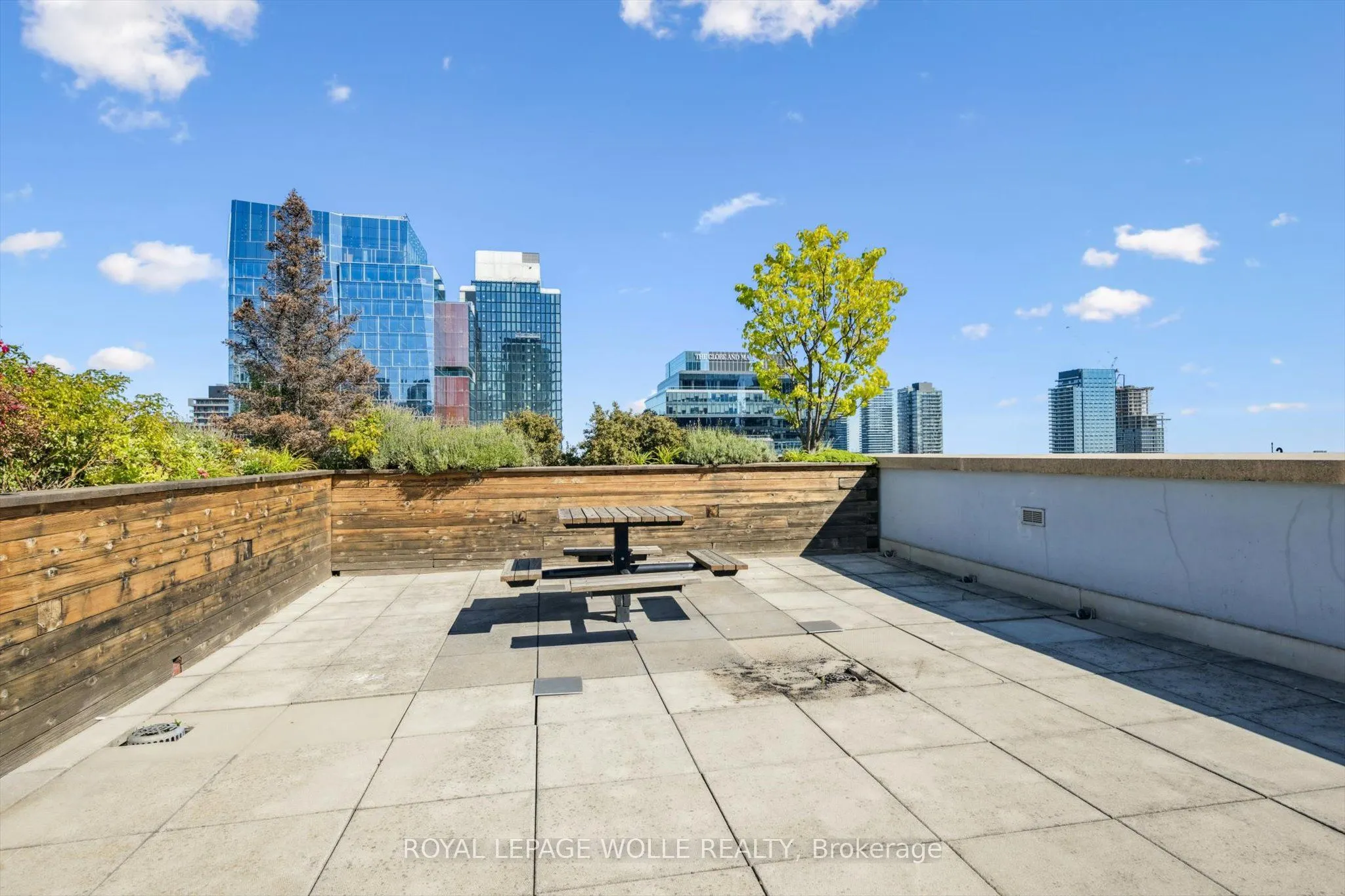230 King Street E, #1109