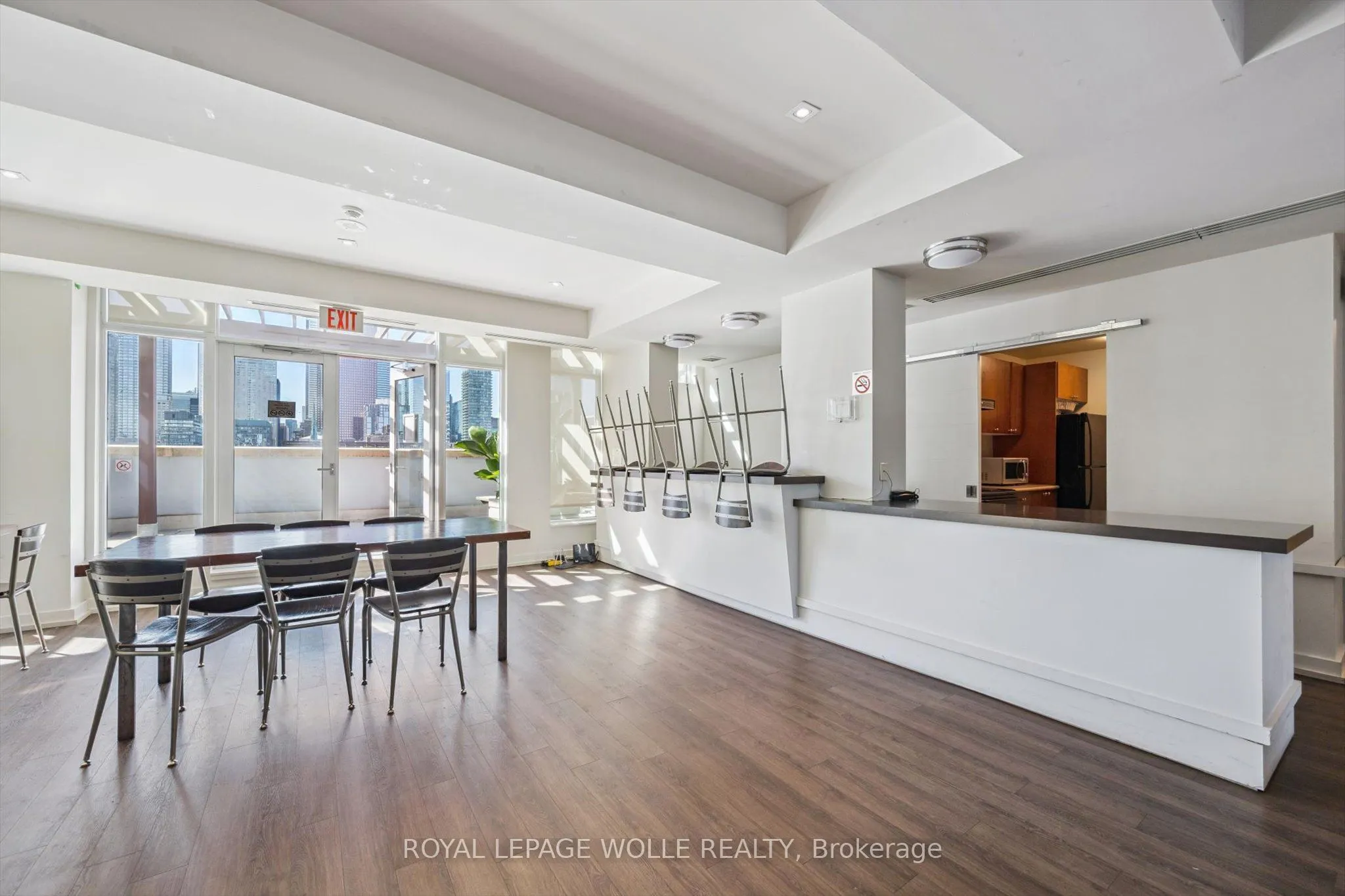 230 King Street E, #1109