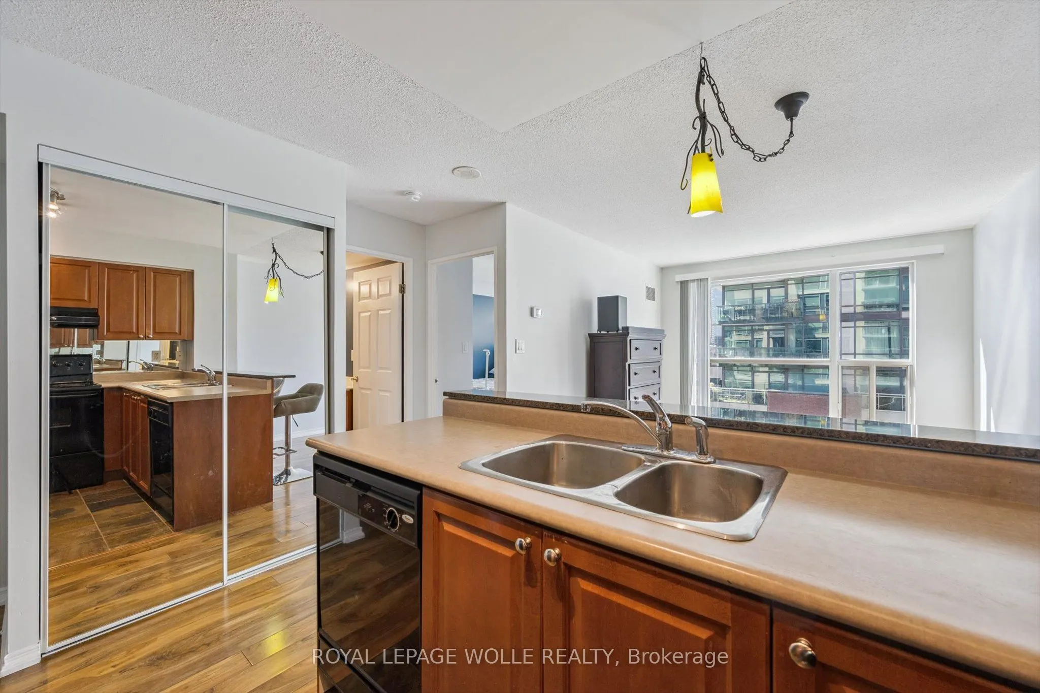 230 King Street E, #1109