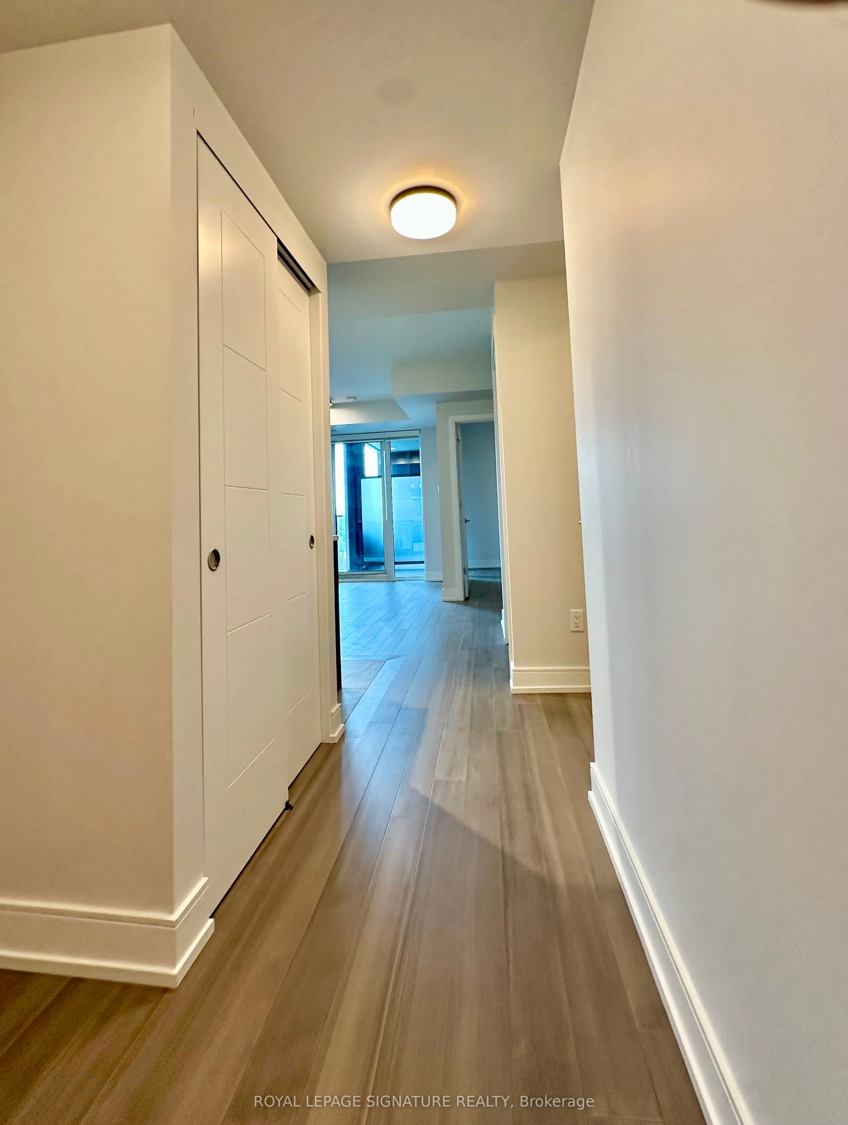 664 Spadina Avenue, #810