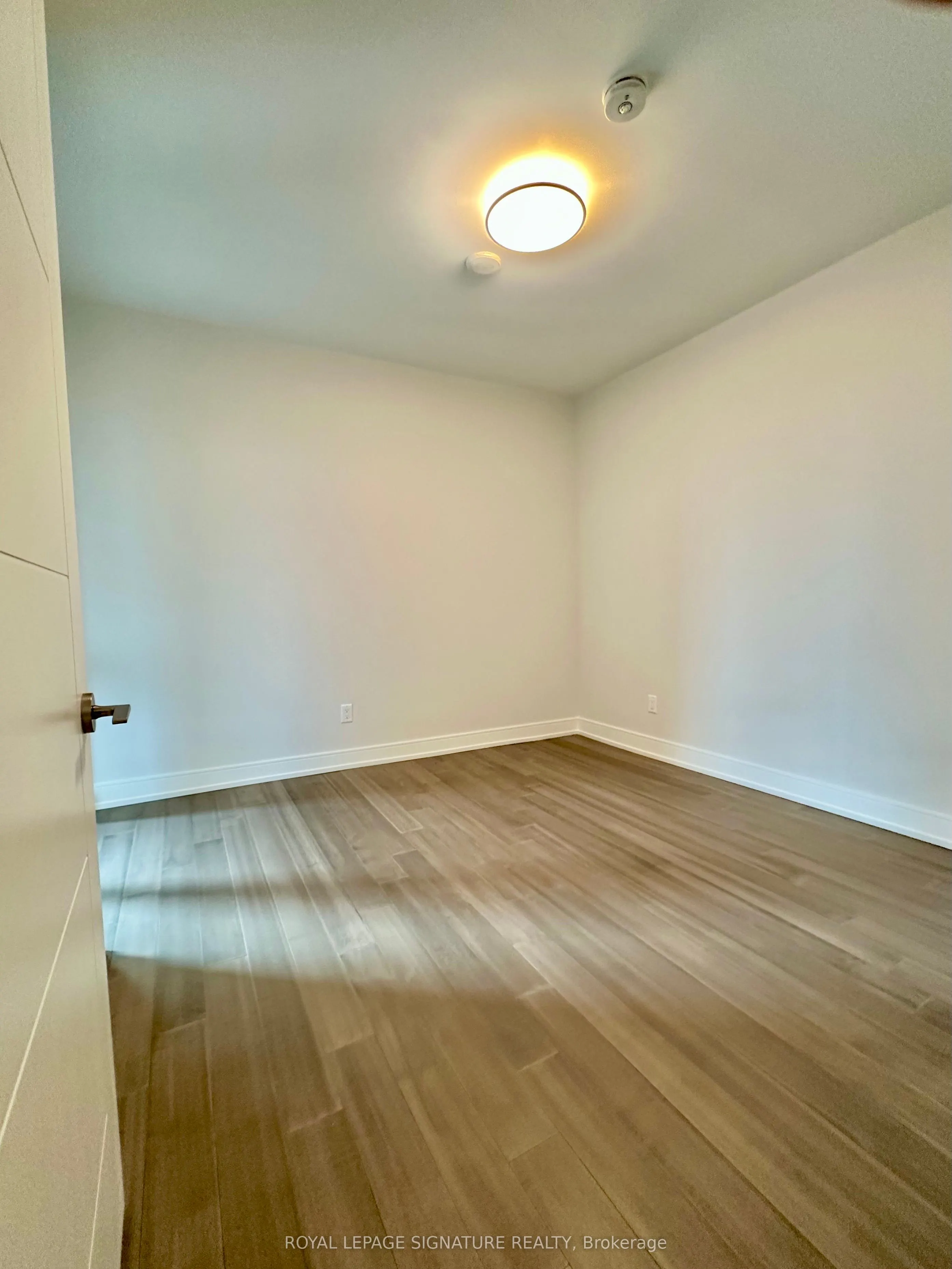 664 Spadina Avenue, #810