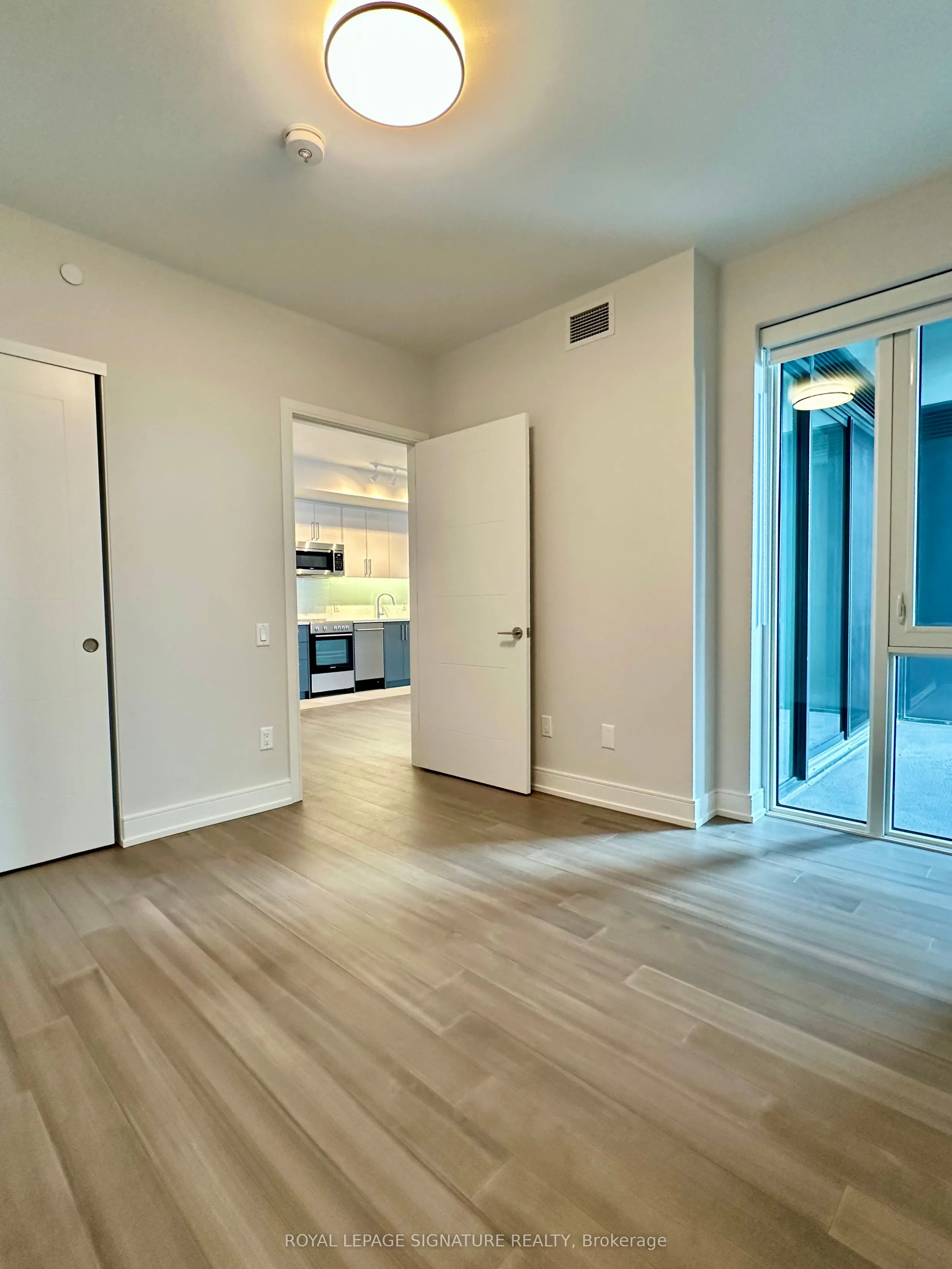664 Spadina Avenue, #810
