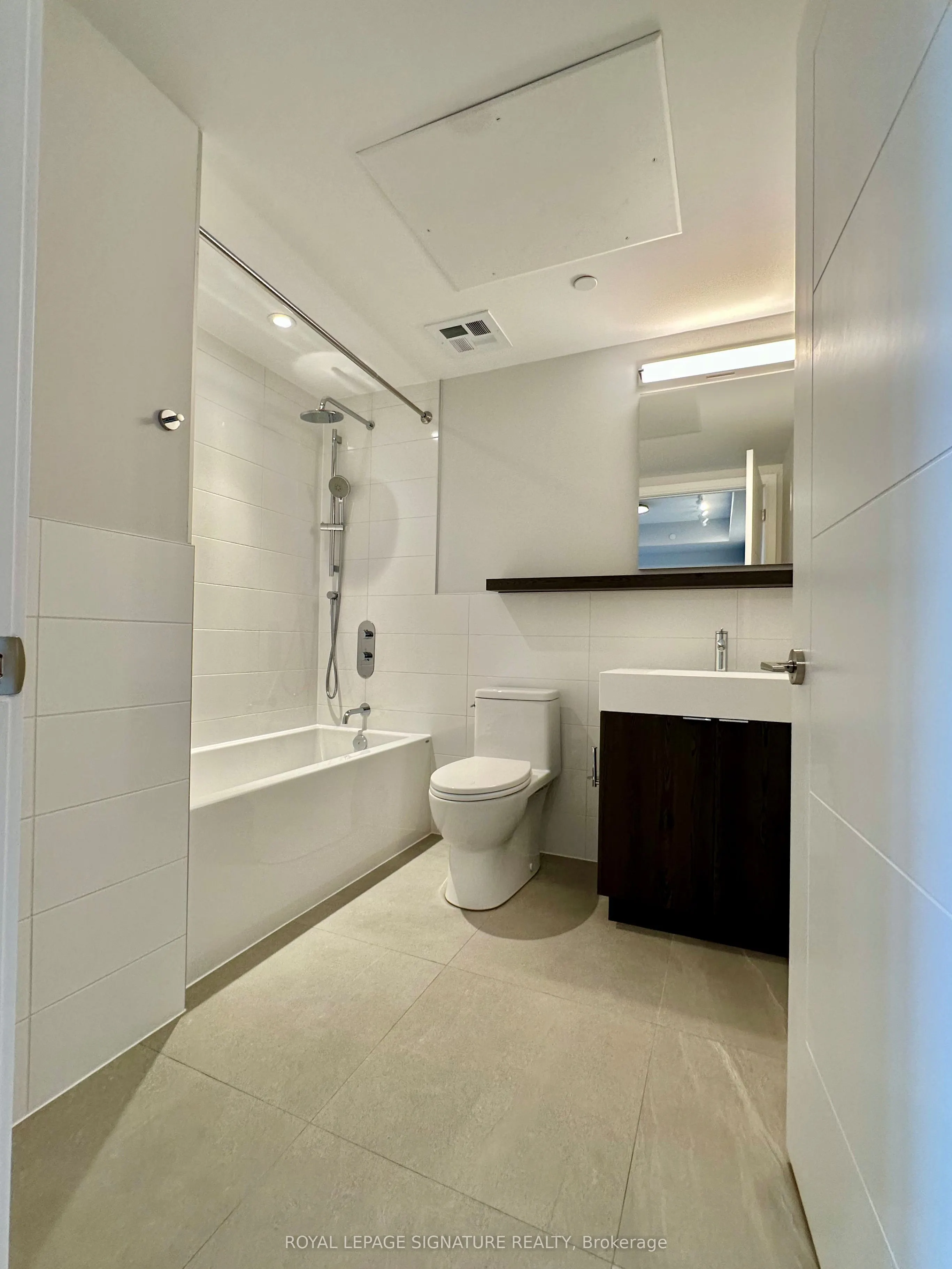 664 Spadina Avenue, #810