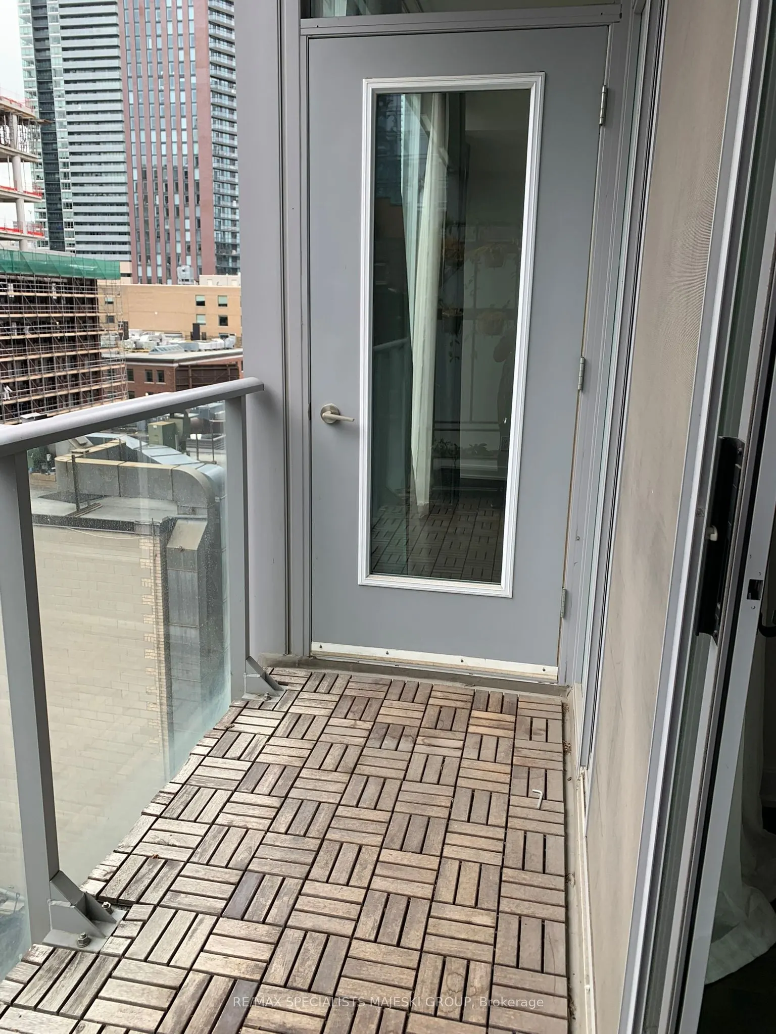 21 Nelson Street, #729