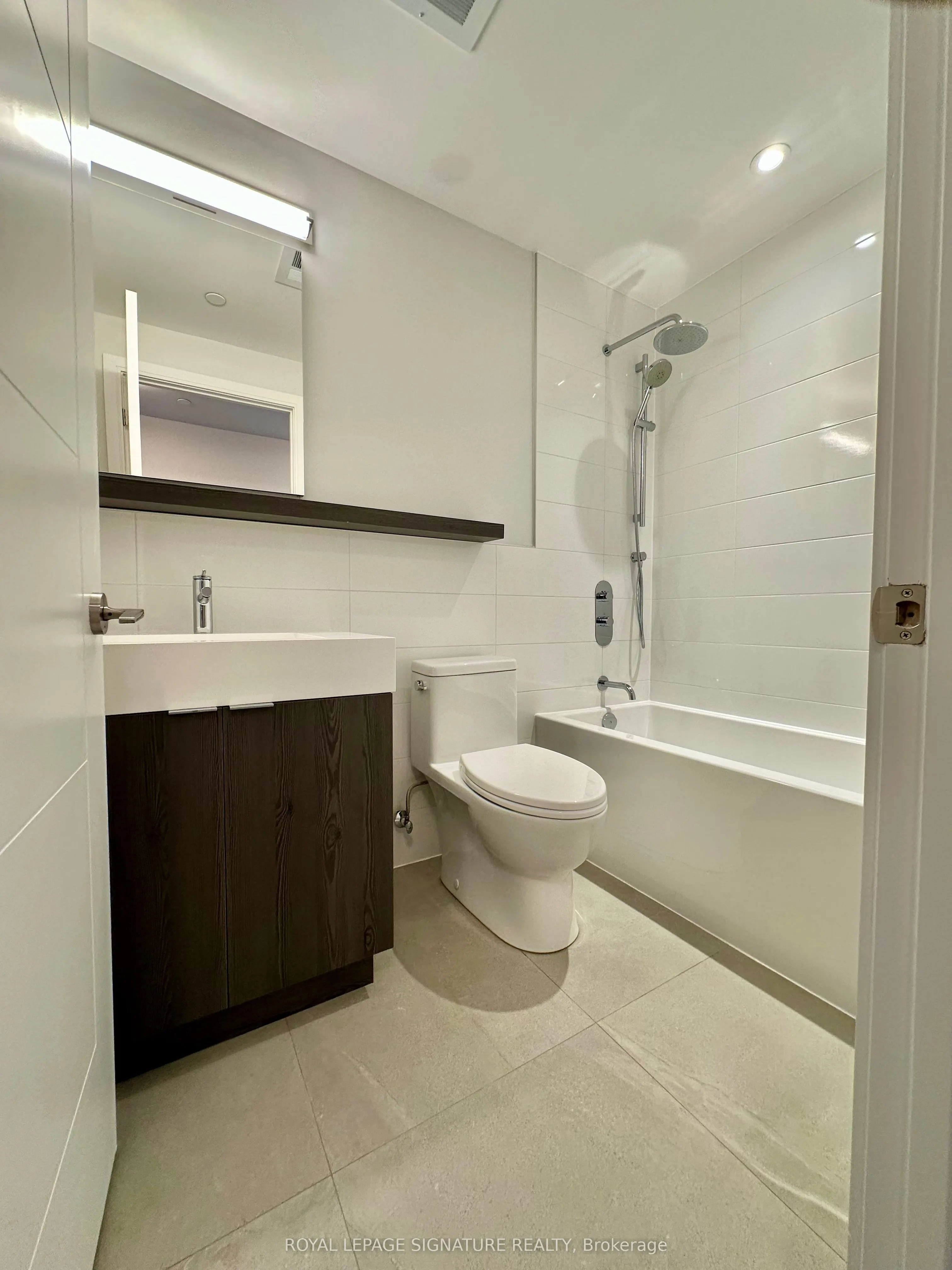 664 Spadina Avenue, #604