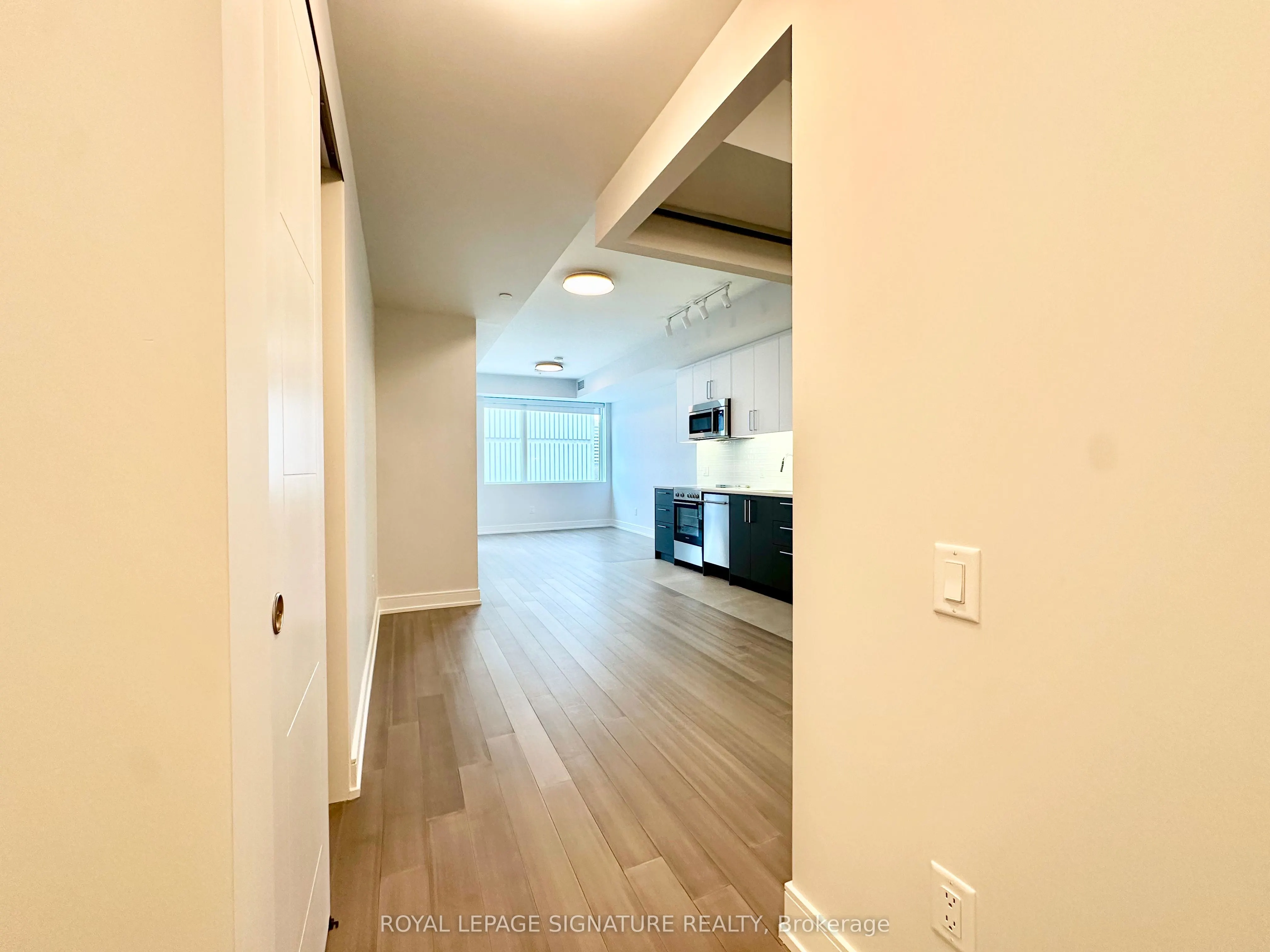 664 Spadina Avenue #604