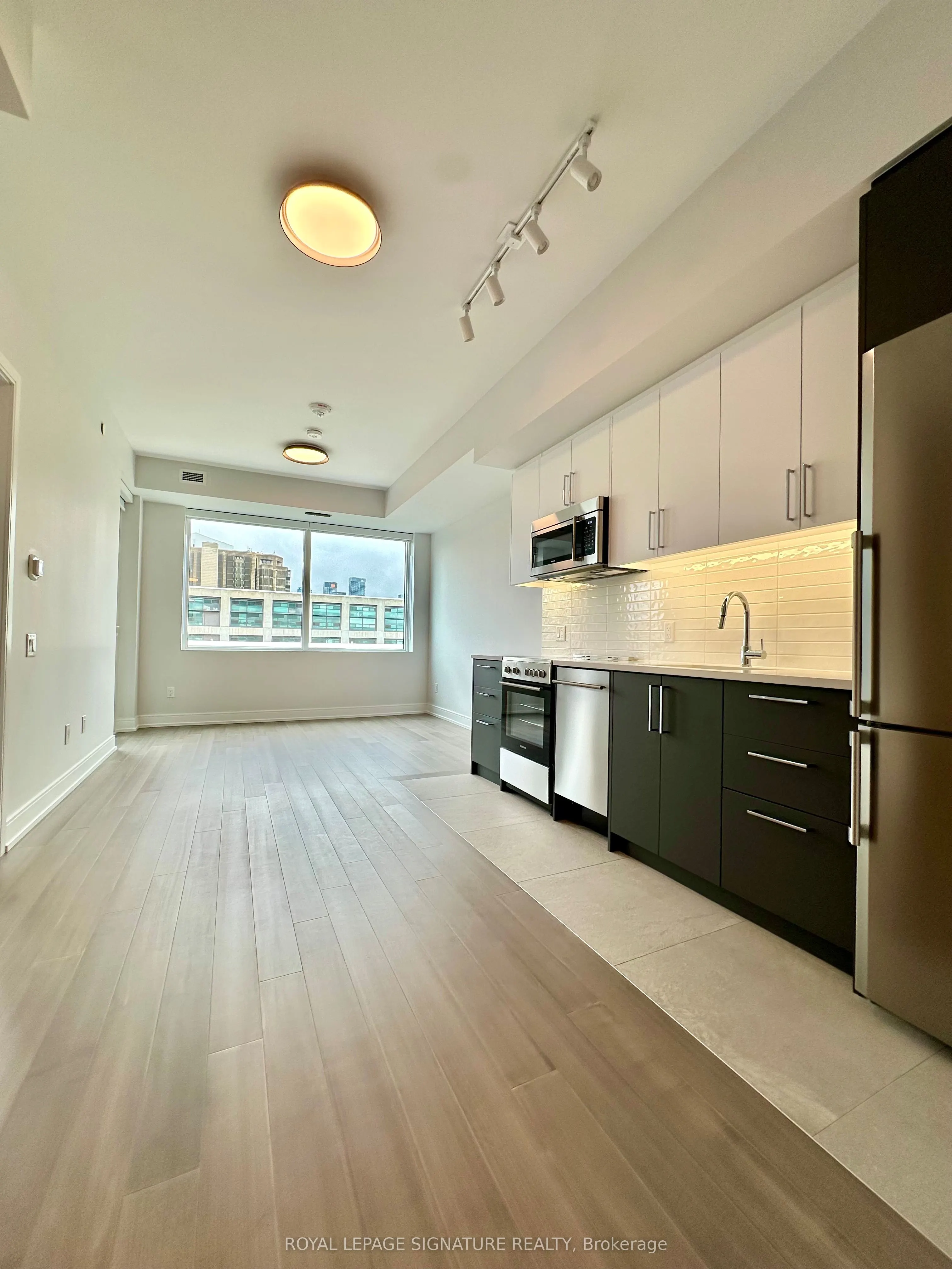 664 Spadina Avenue, #604