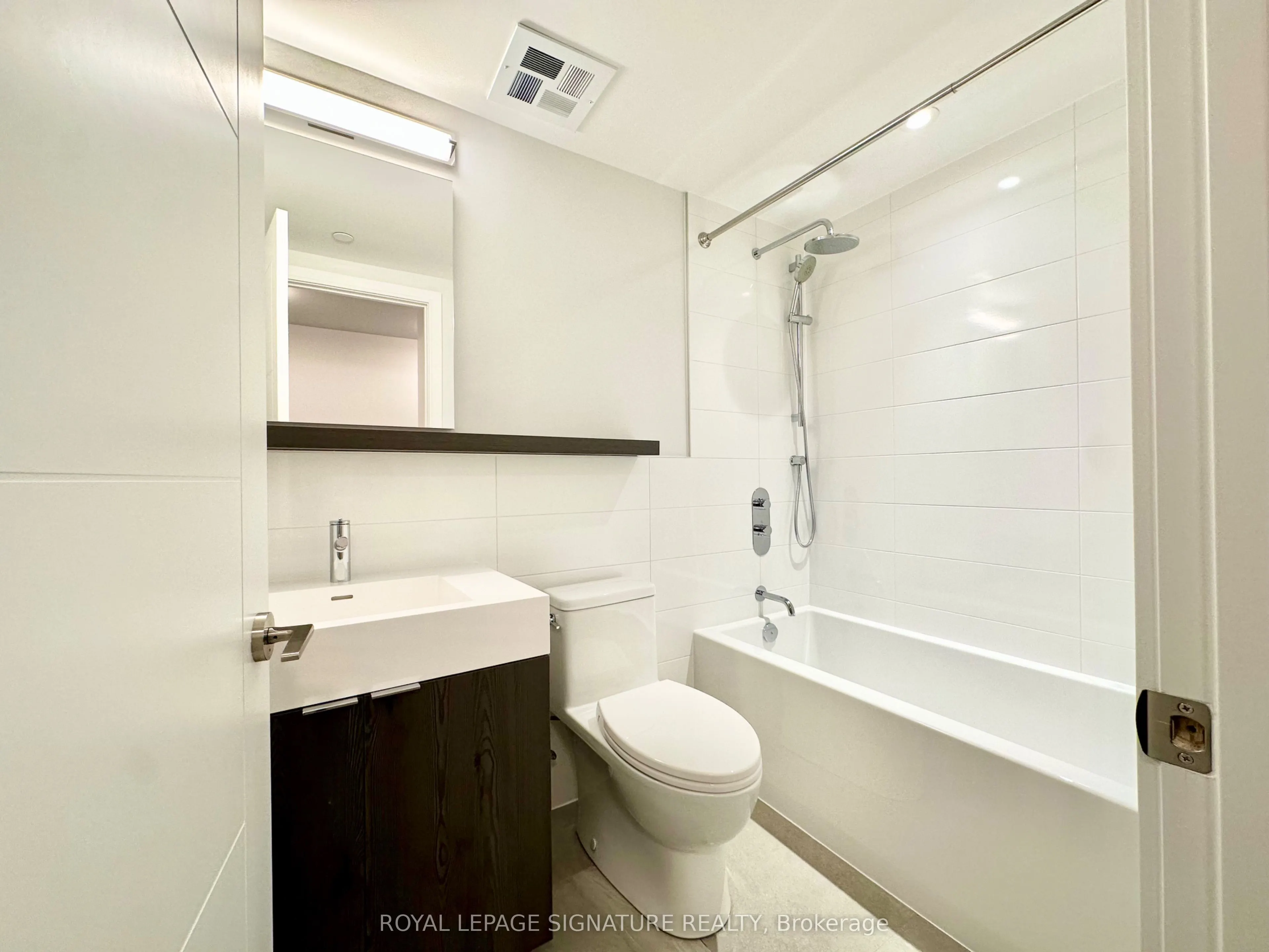 664 Spadina Avenue #604