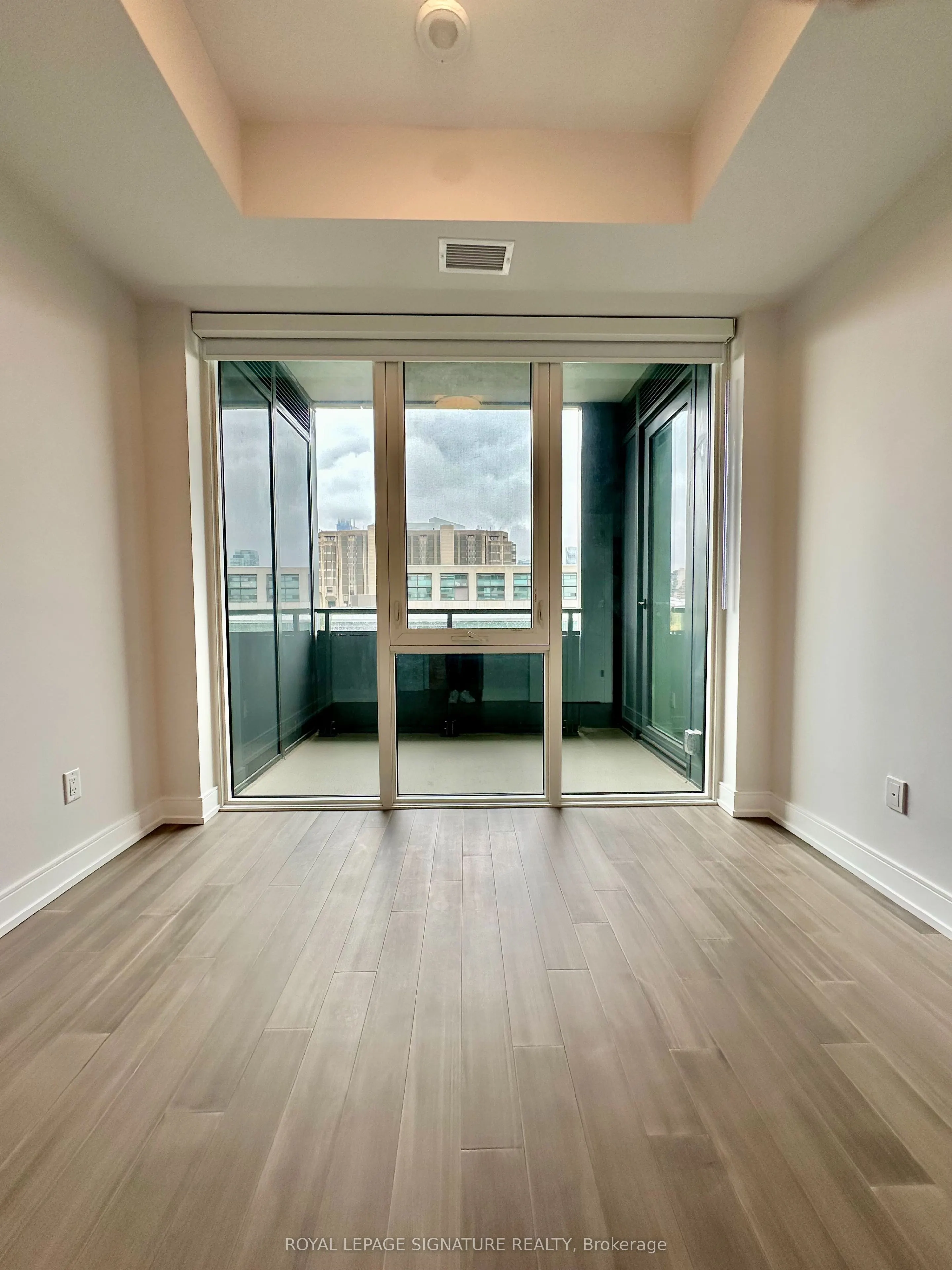664 Spadina Avenue, #604