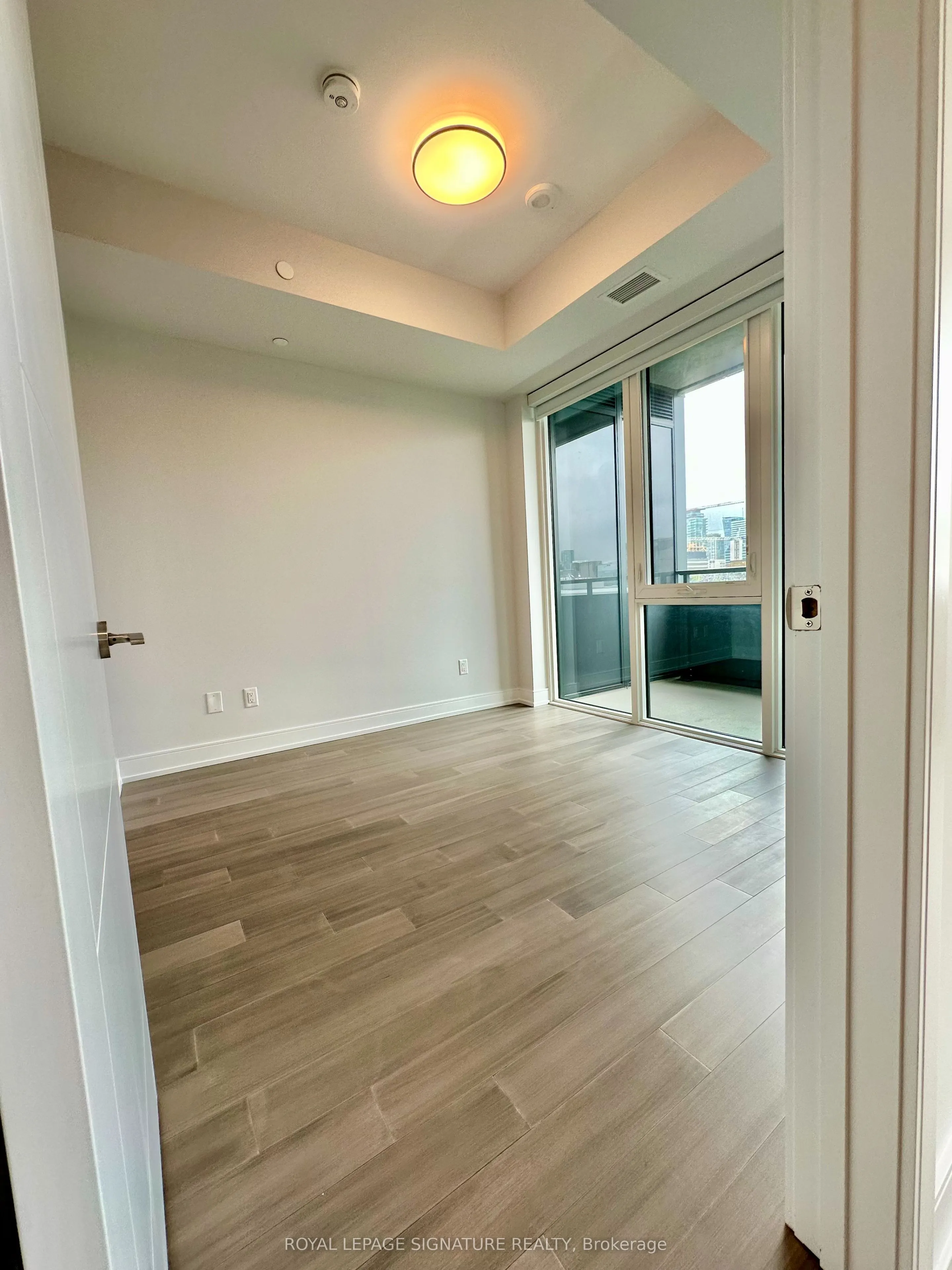 664 Spadina Avenue, #604