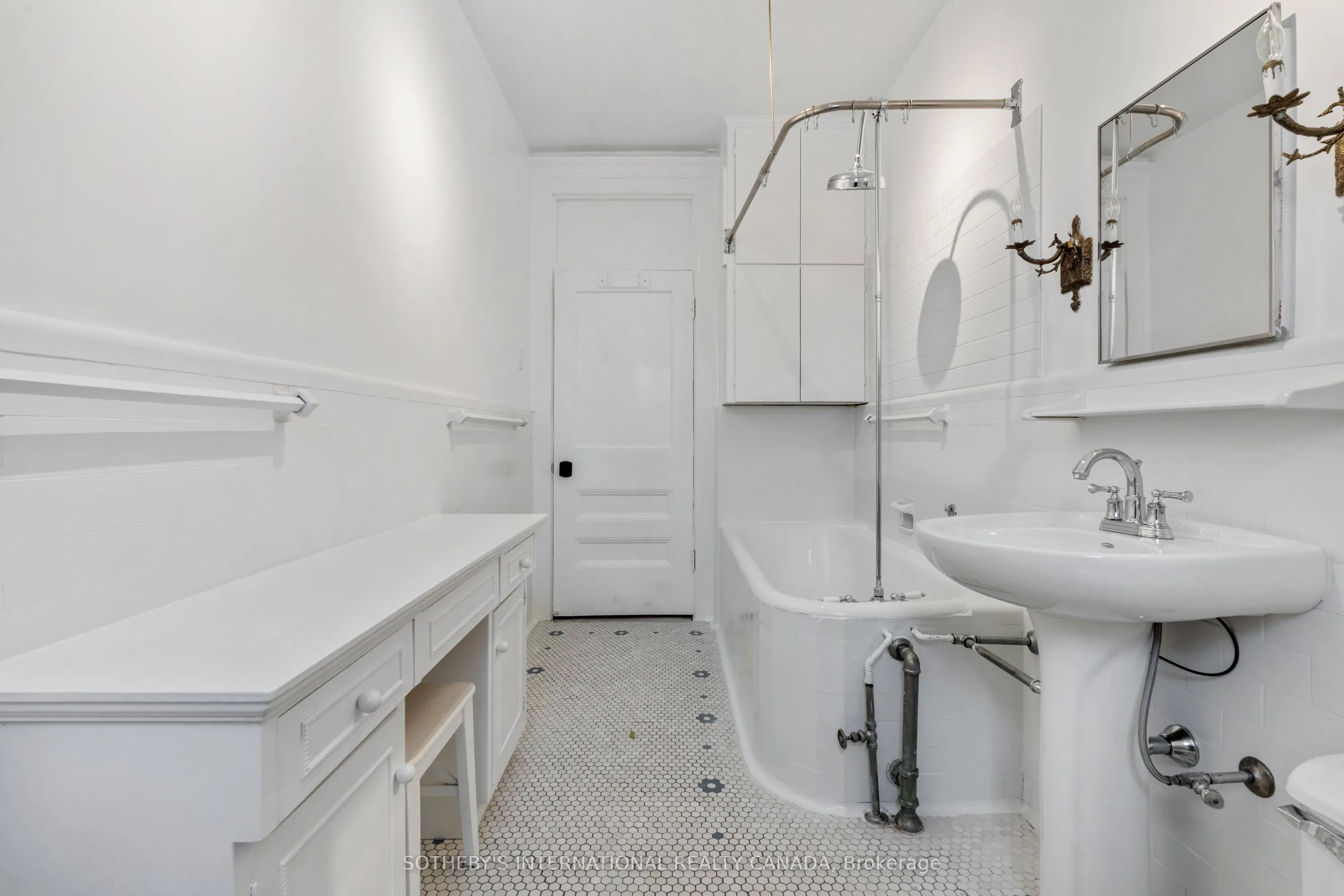 41 Spadina Road, #6