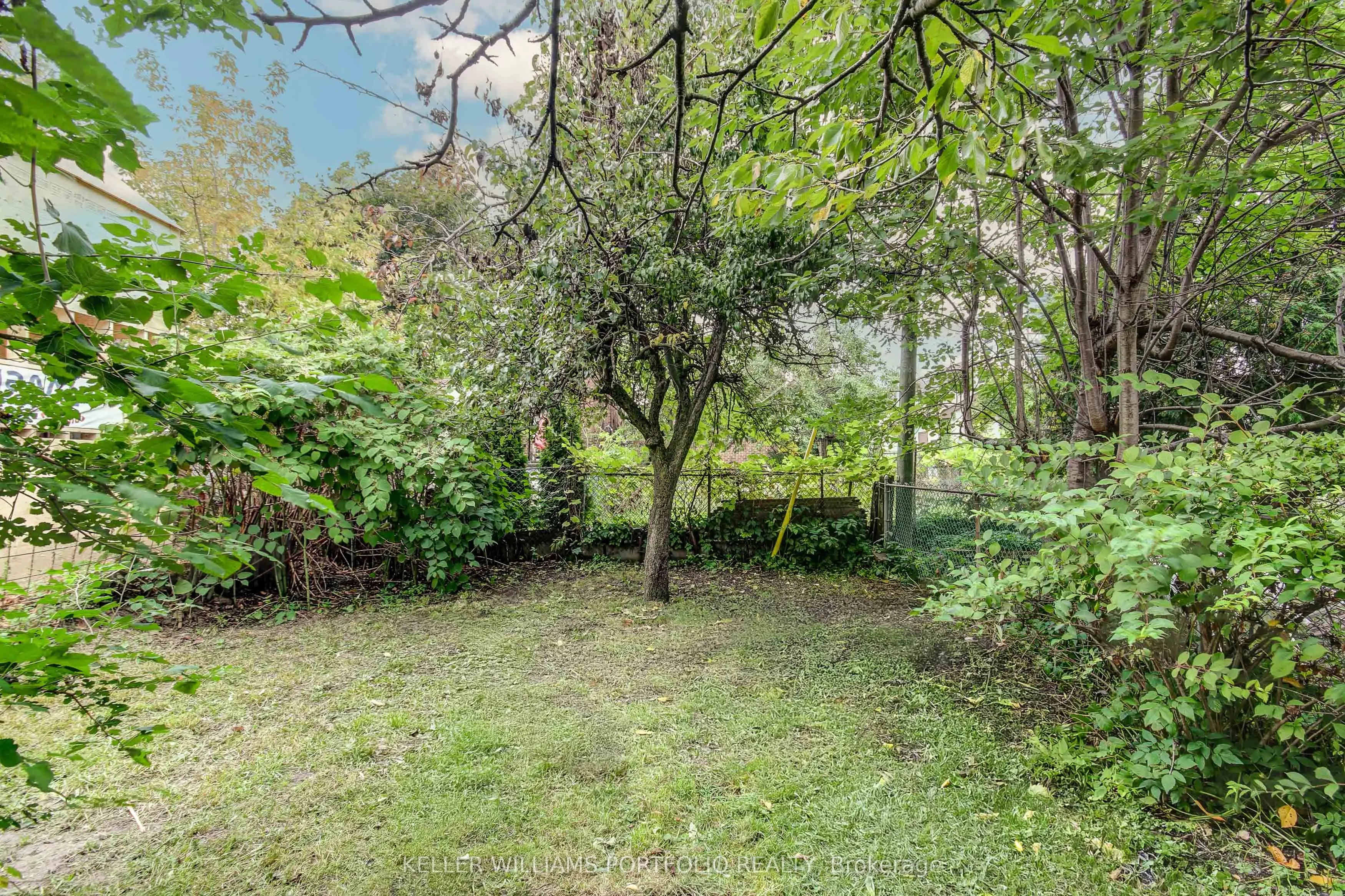 108 Clovelly Avenue