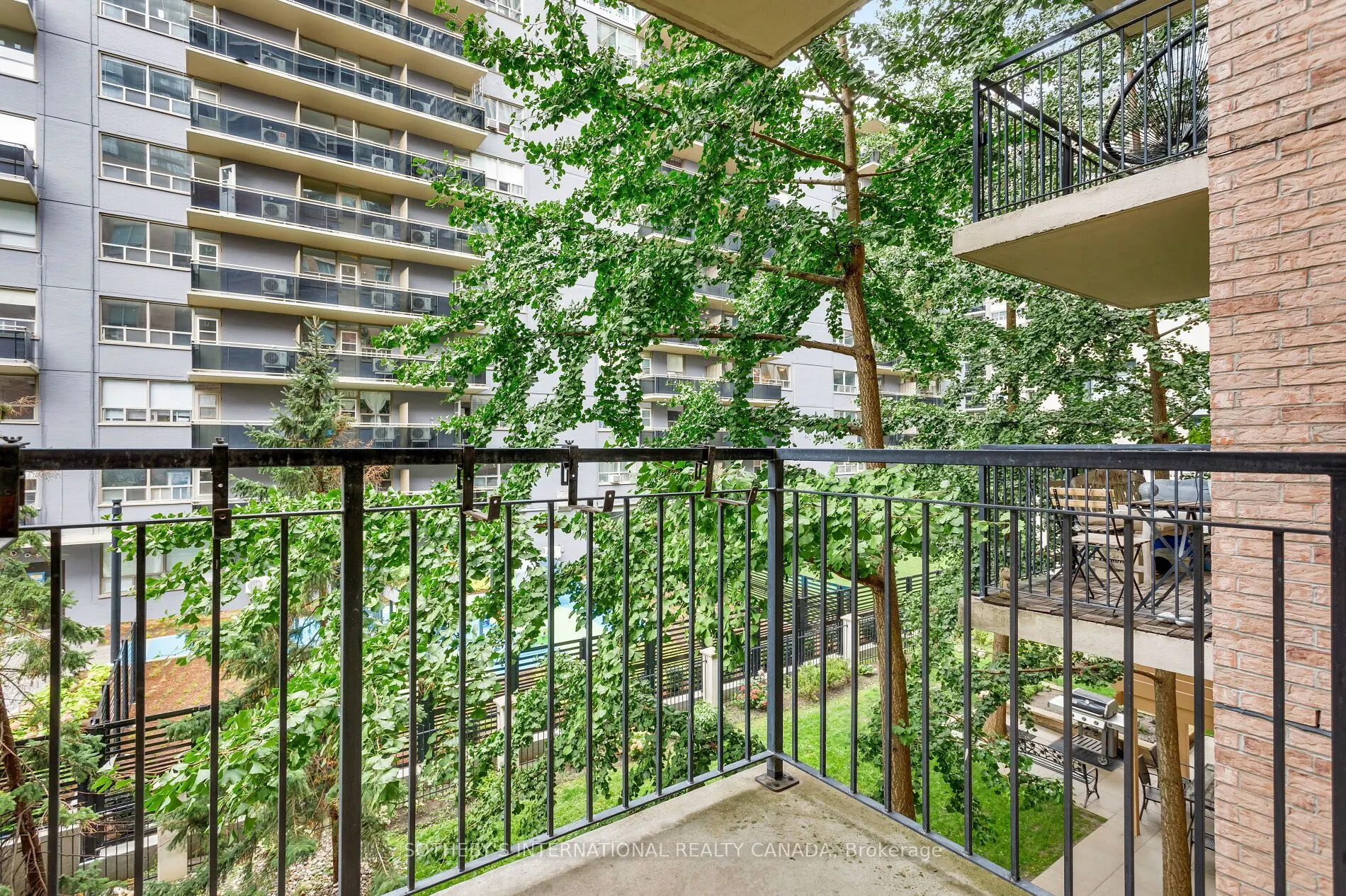 188 Redpath Avenue, #301