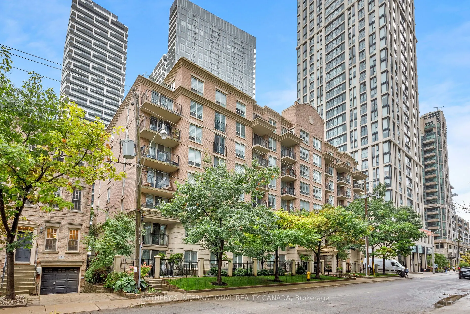 188 Redpath Avenue, #301