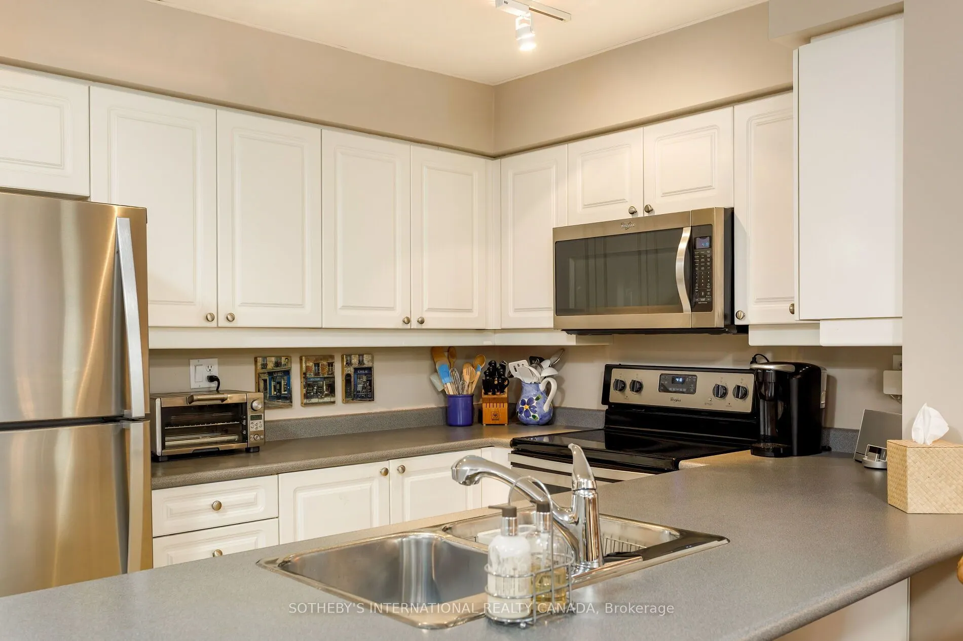 188 Redpath Avenue, #301