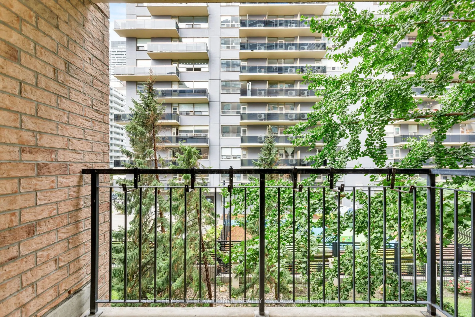 188 Redpath Avenue, #301