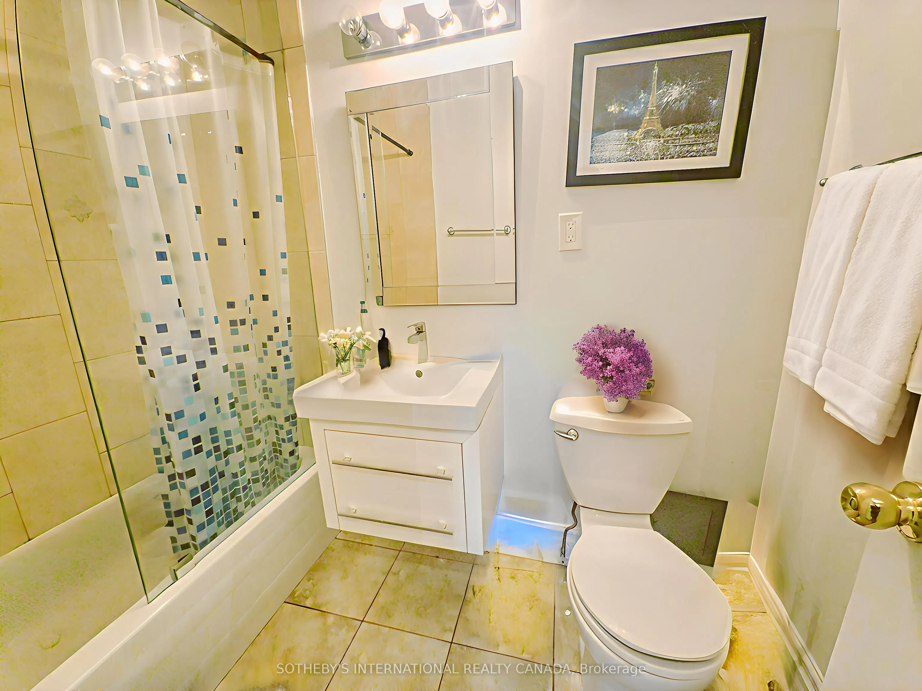 710 Spadina Avenue, #104