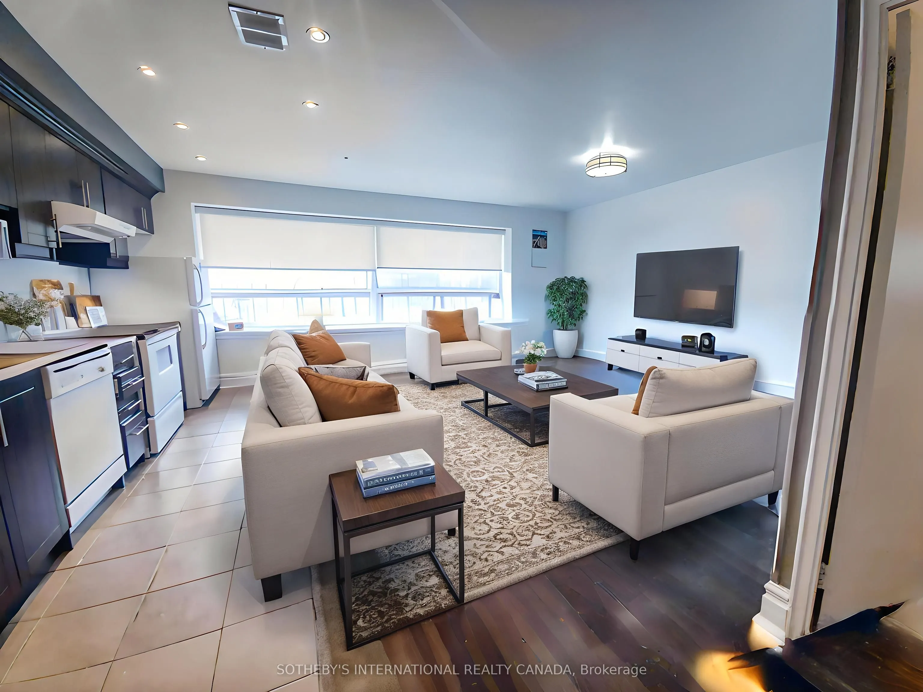 710 Spadina Avenue, #104