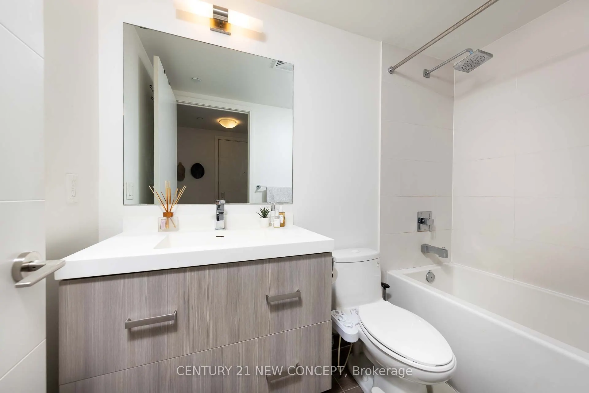 50 wellesley Street E, #508