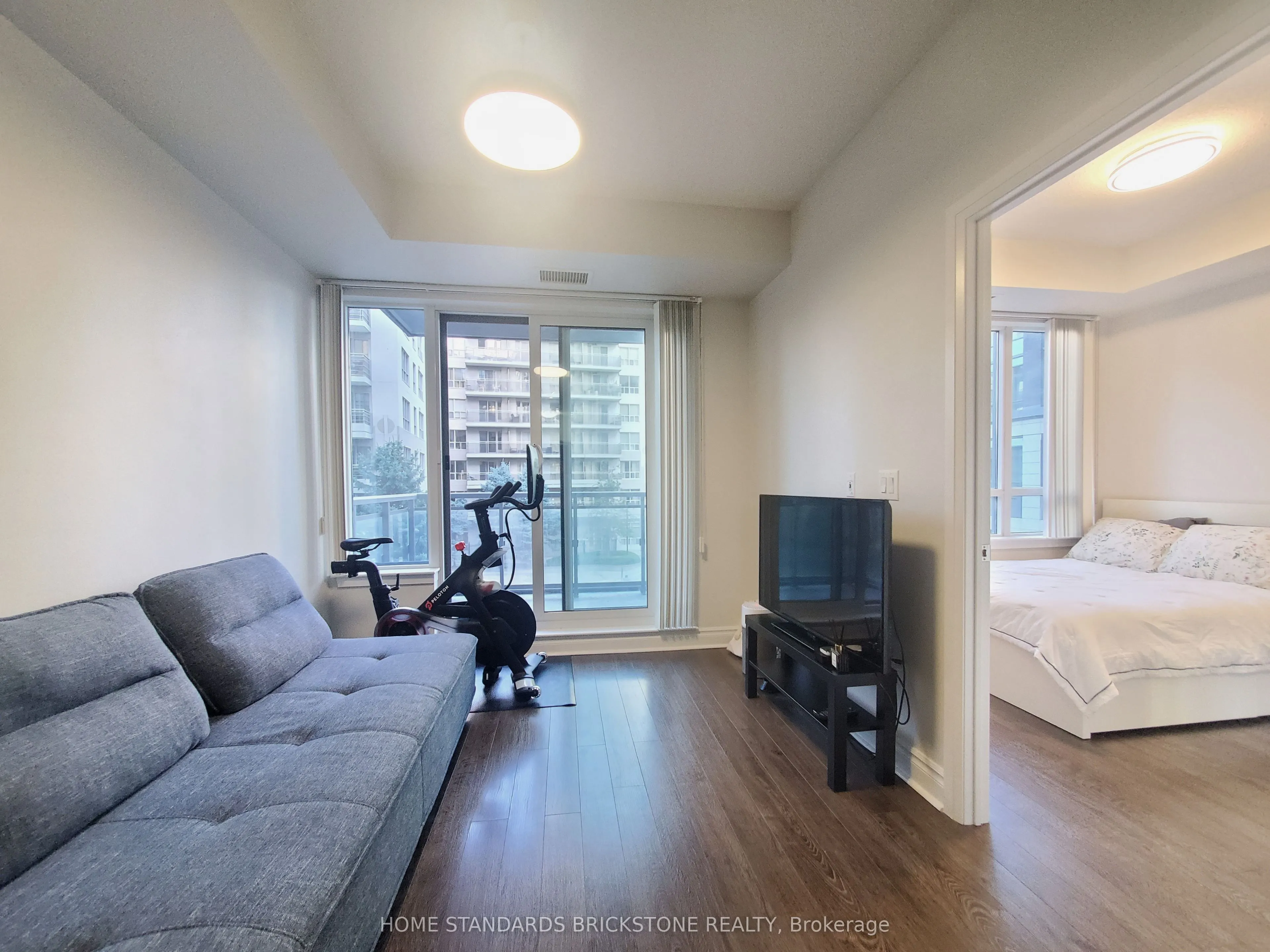 17 KENASTON Gardens, #219